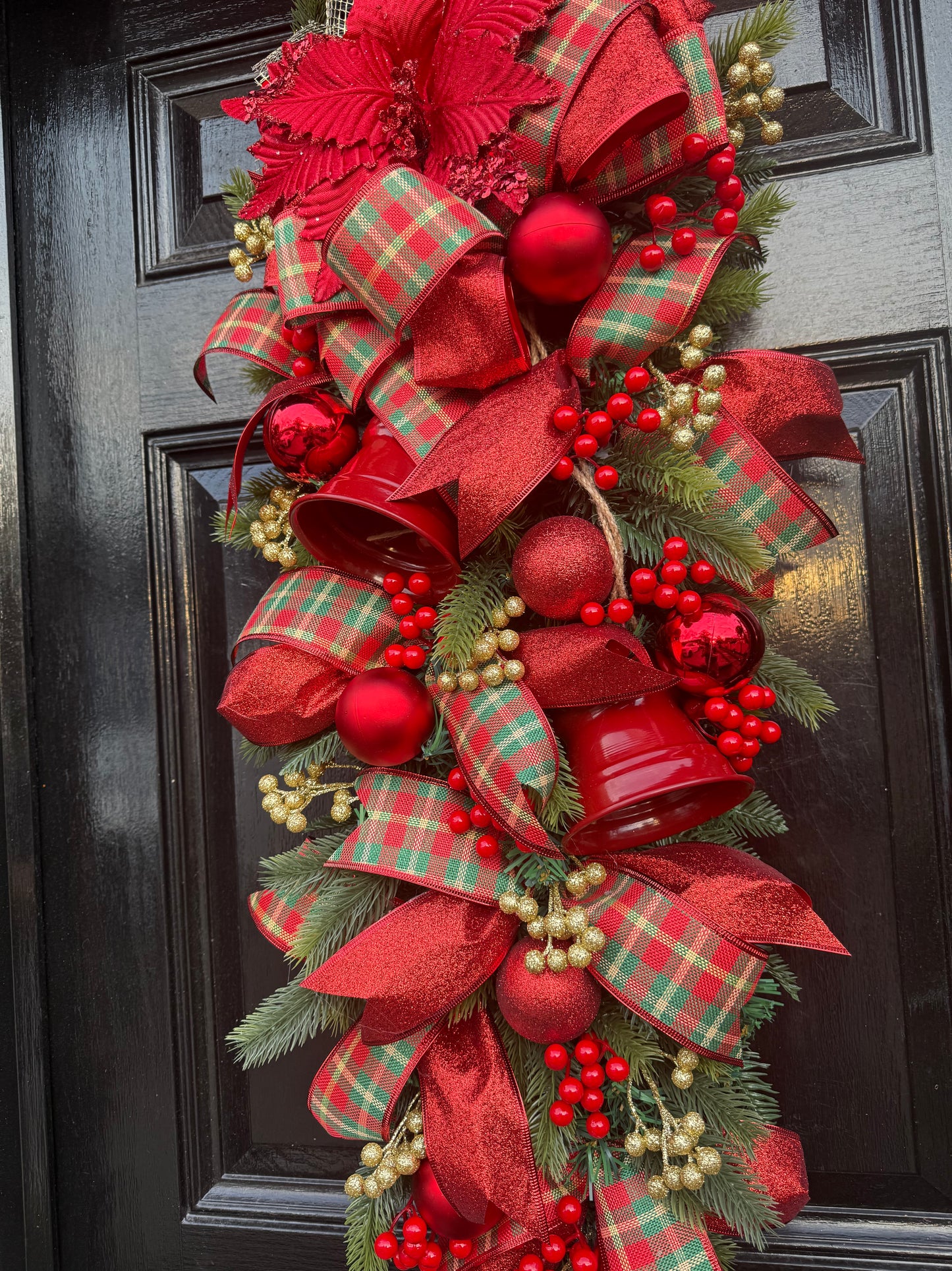 CHRISTMAS TRADITIONAL RED BELL RIBBON DOOR SWAG 90cm