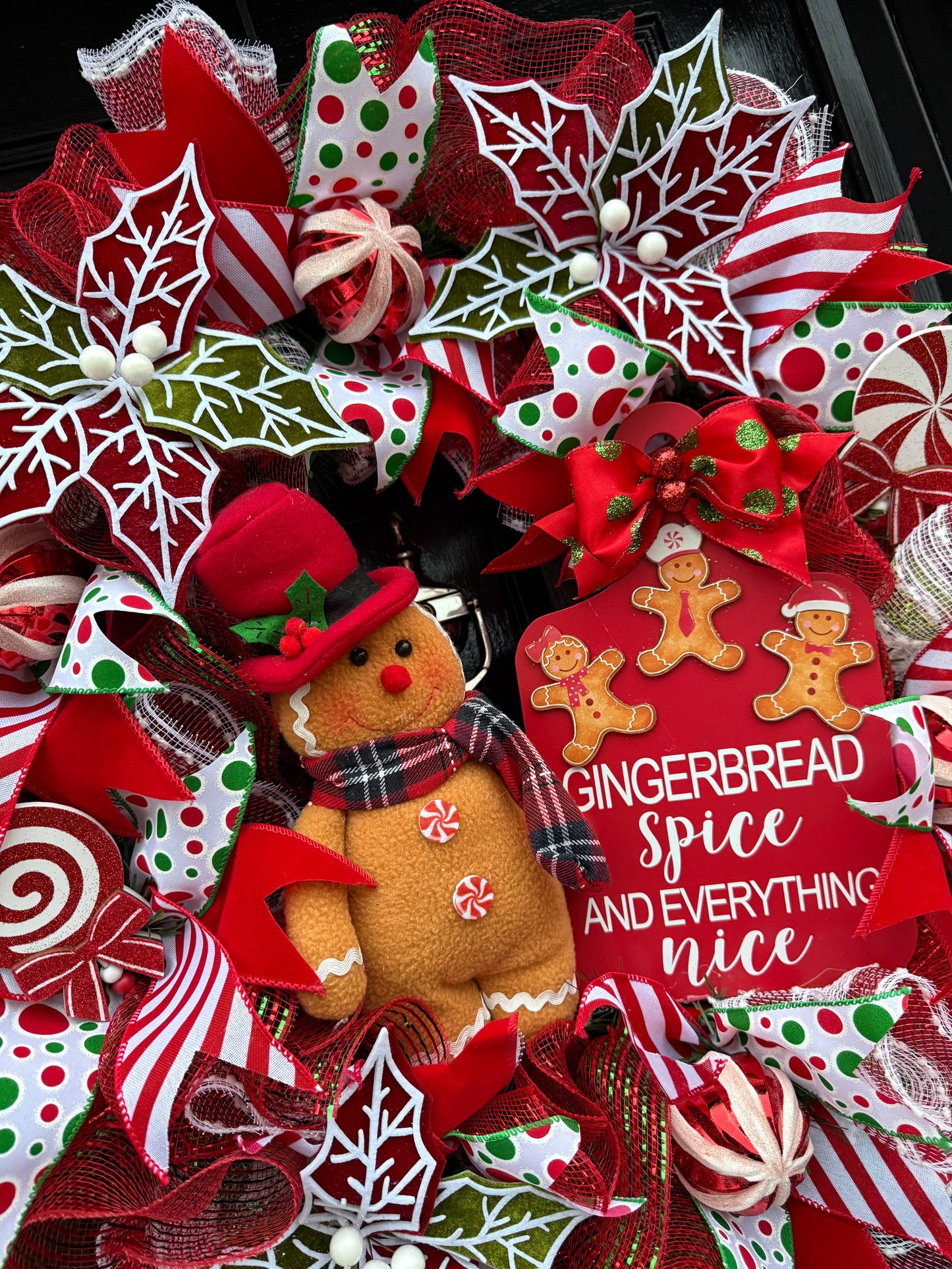 65cm DELUXE GINGERBREAD SPICE BUT NICE CANDY MIXED WREATH