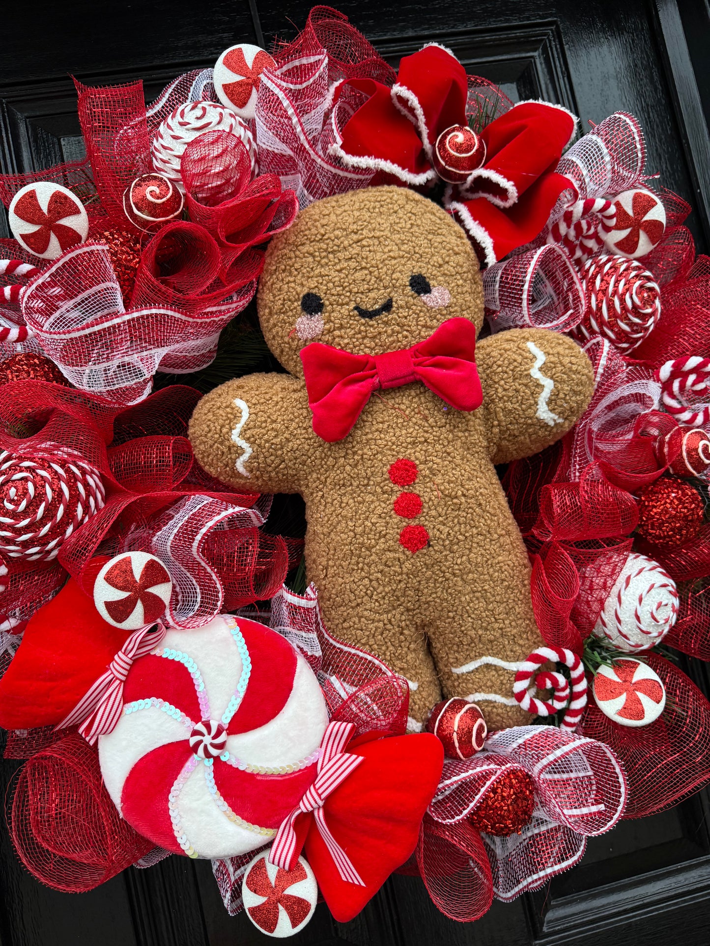 65cm DELUXE GIANT GINGERBREAD CANDY CANE MIXED WREATH