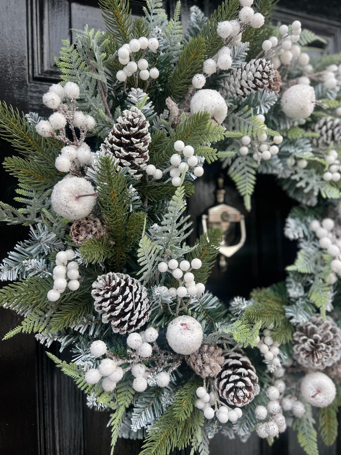 65cm DELUXE FOLIAGE WHITE BERRY/APPLE WINTER WREATH - IMMEDIATE DESPATCH