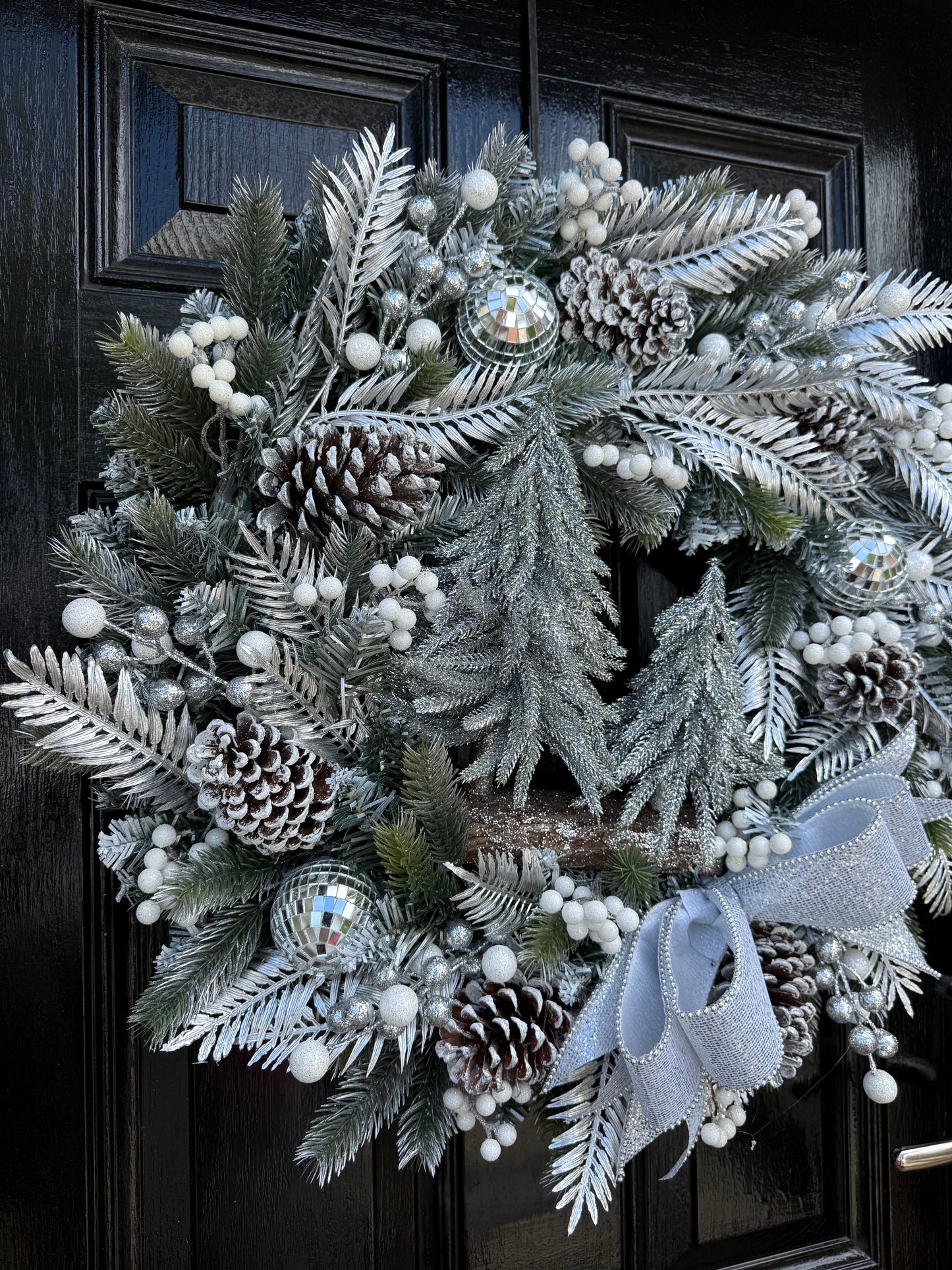 65cm DELUXE WINTER WONDERLAND FROSTED SILVER TREE MIRROR BALL WREATH - IMMEDIATE DESPATCH
