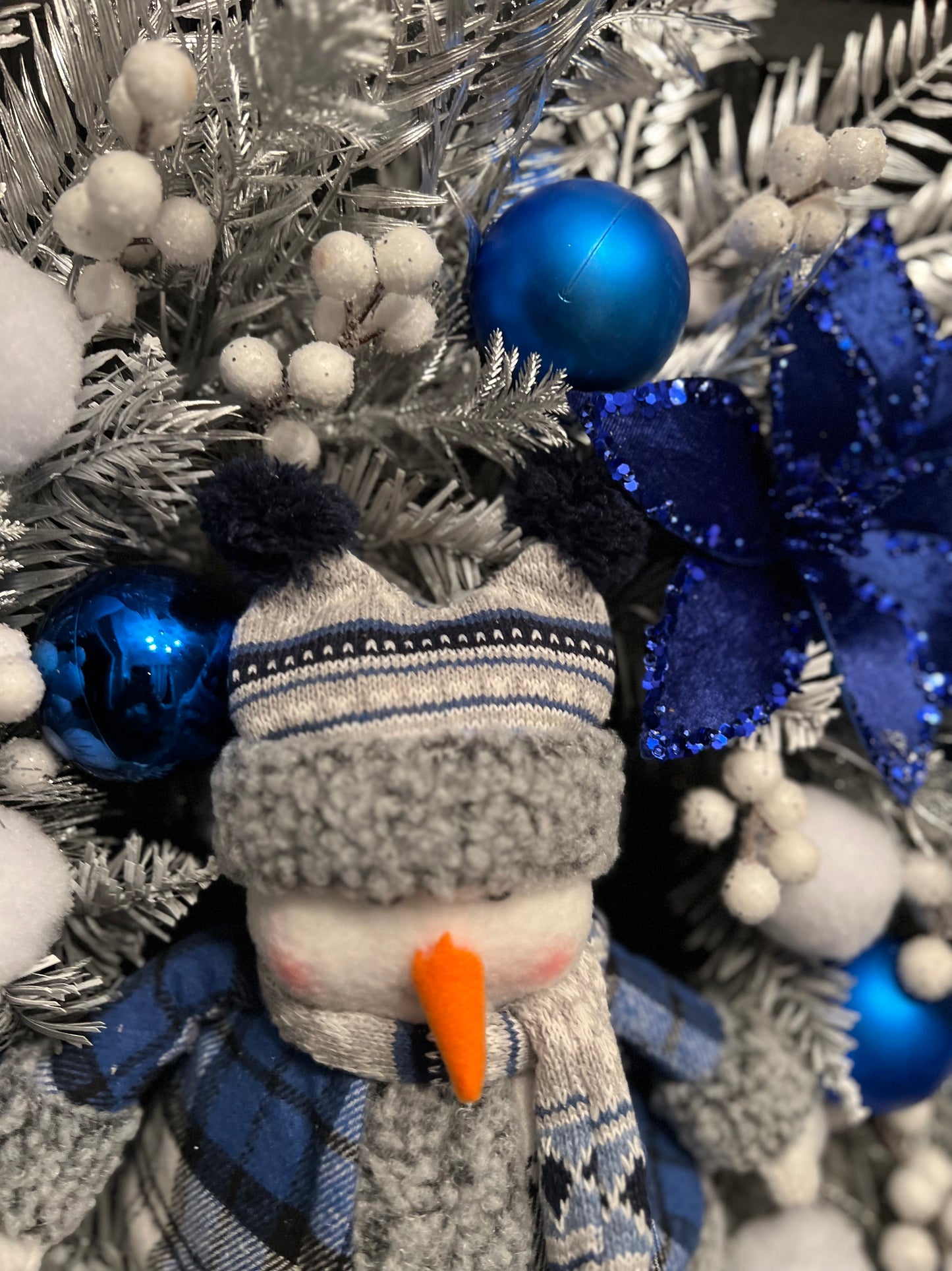 60cm SNOWMAN SNOWBALL BLUE/SILVER DELUXE WREATH - IMMEDIATE DESPATCH