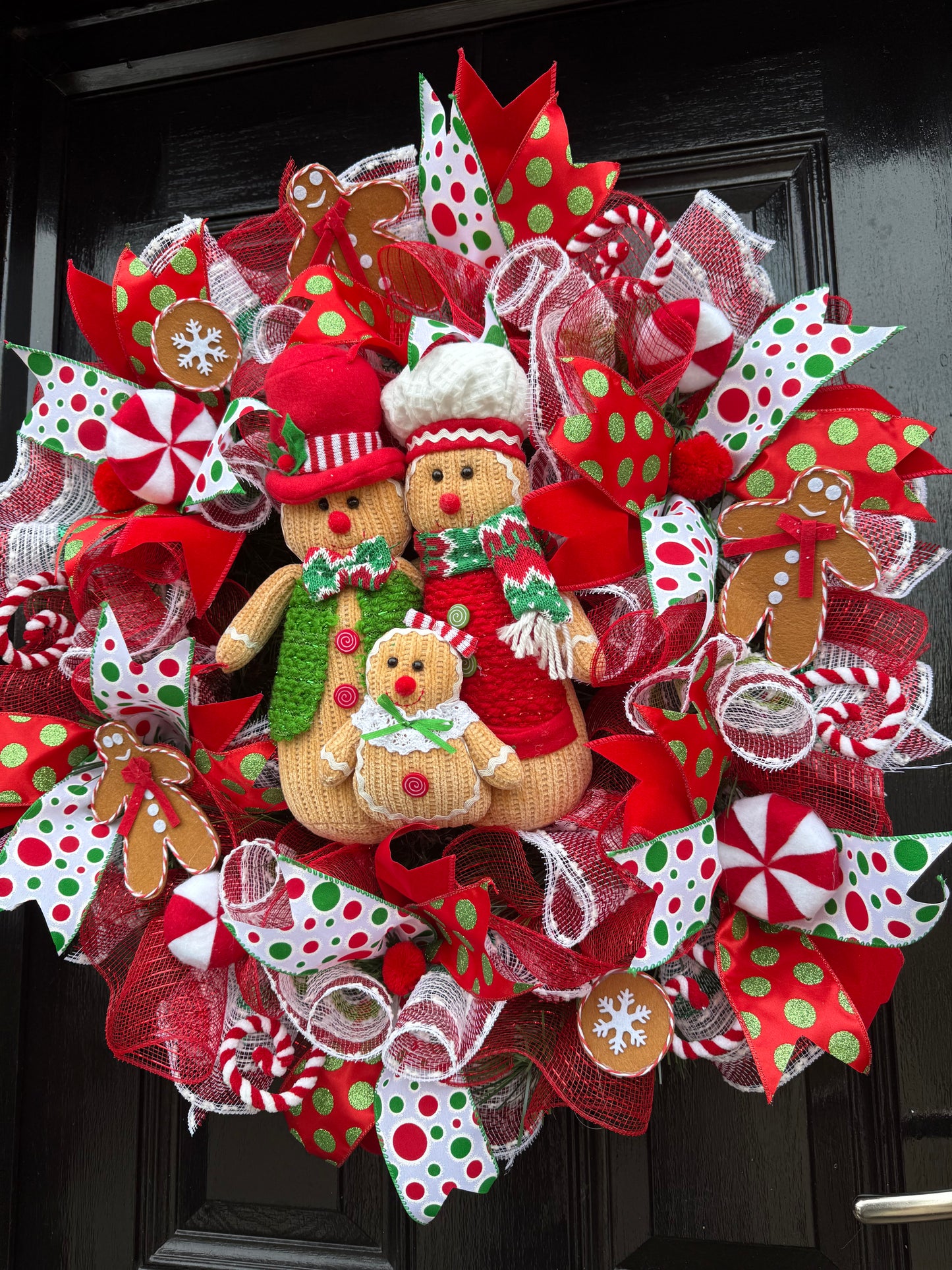 65cm DELUXE GINGERBREAD FAMILY CANDY MIXED WREATH - MID OCTOBER DESPATCH