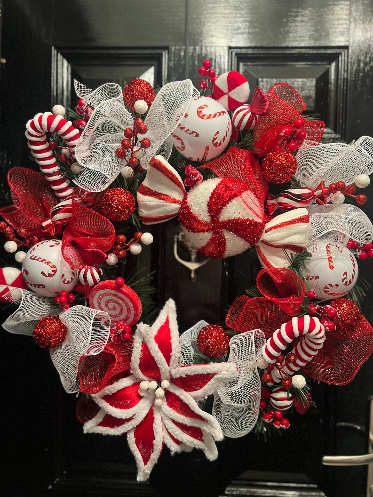 ***PRE ORDER -DESPATCH END 1ST WEEK DECEMBER*** 65cm DELUXE WREATH MESH RED WHITE CANDY