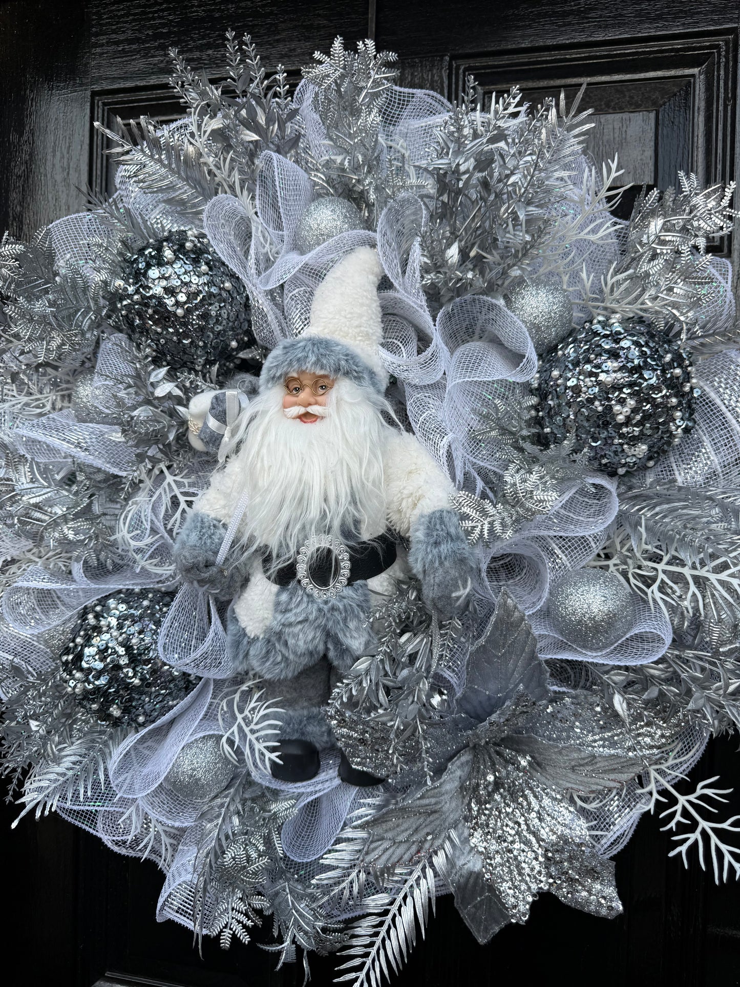 65cm DELUXE WINTER WONDERLAND WHITE SILVER SANTA WREATH - IMMEDIATE DISPATCH