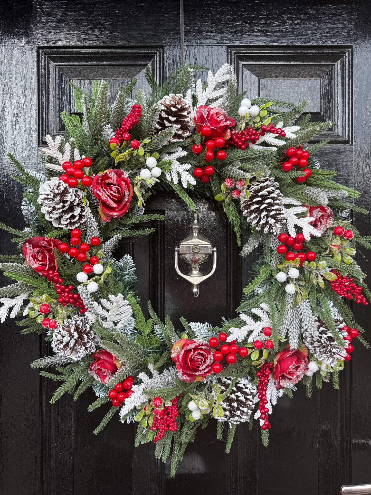 60cm FROSTED ROSE FOLIAGE & BERRY WREATH