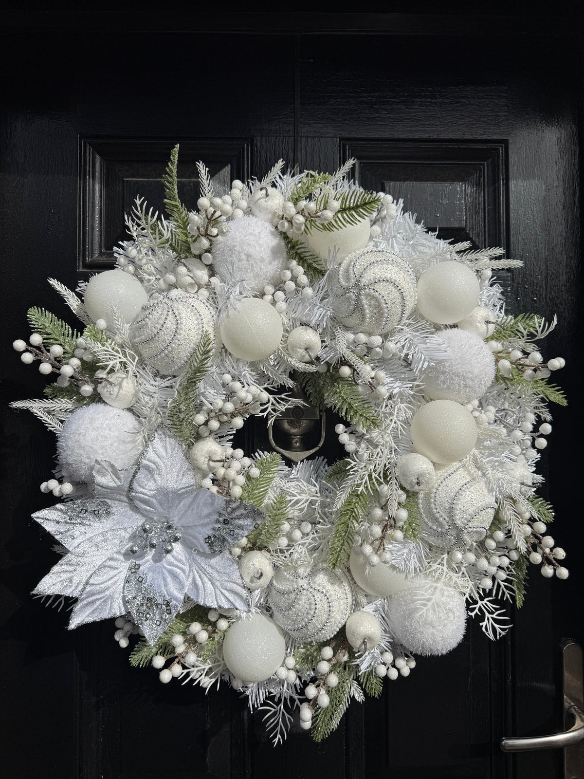 60cm WHITE WINTER WONDERLAND GLITTER WREATH