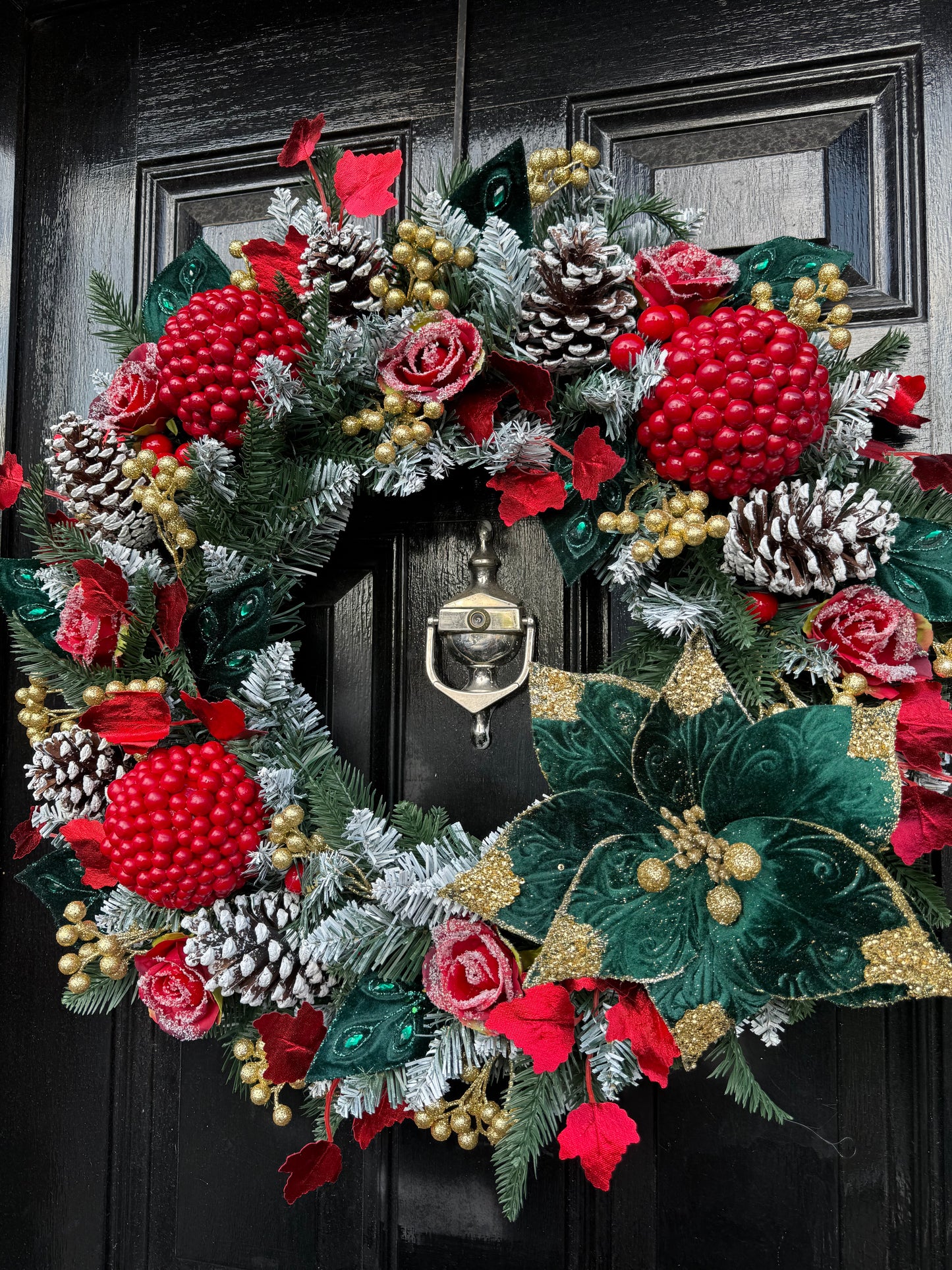 60cm TRADITIONAL RED GOLD GREEN MIXED POINSETTIA WREATH - IMMEDIATE DESPATCH
