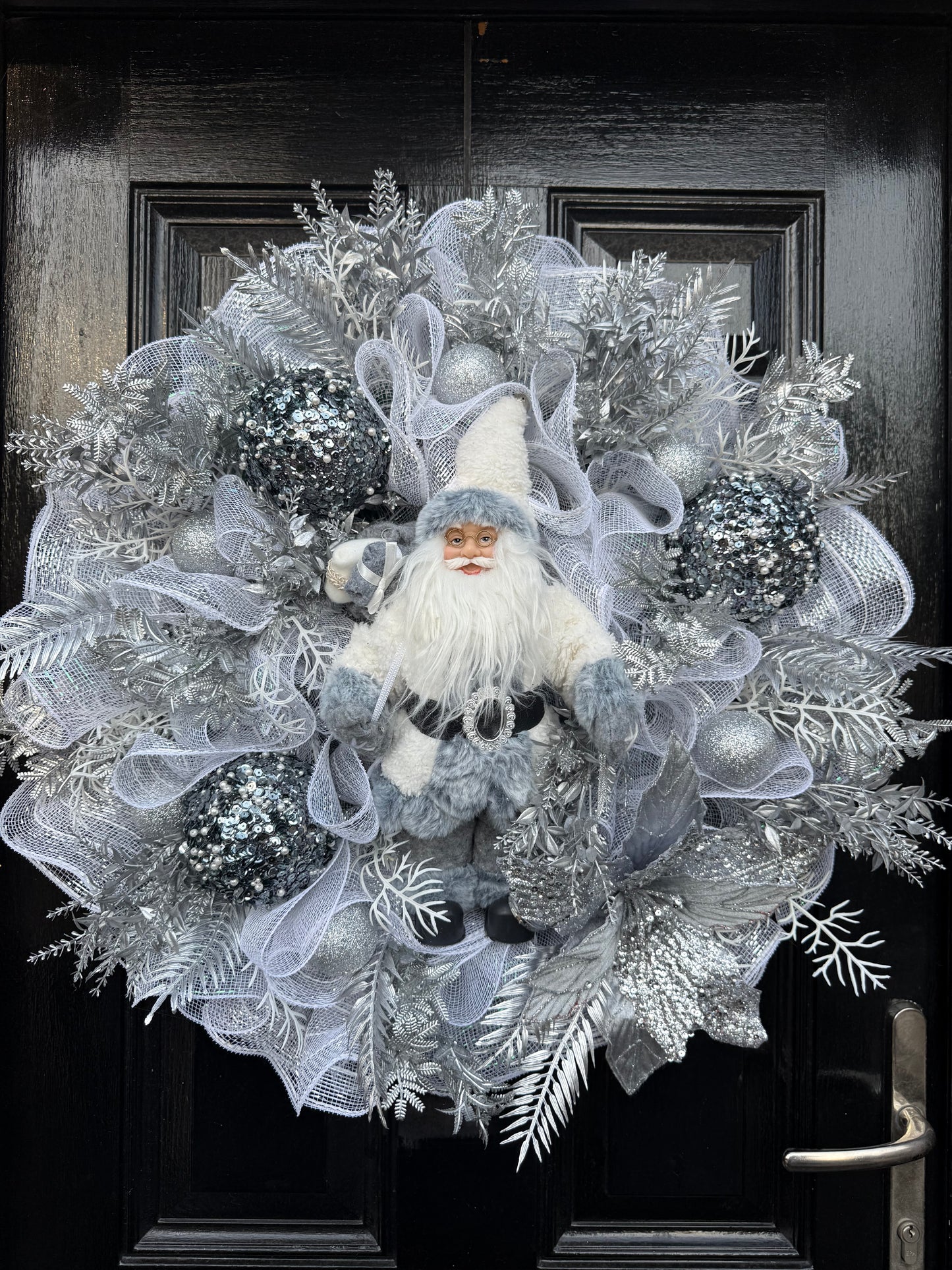 65cm DELUXE WINTER WONDERLAND WHITE SILVER SANTA WREATH - IMMEDIATE DISPATCH