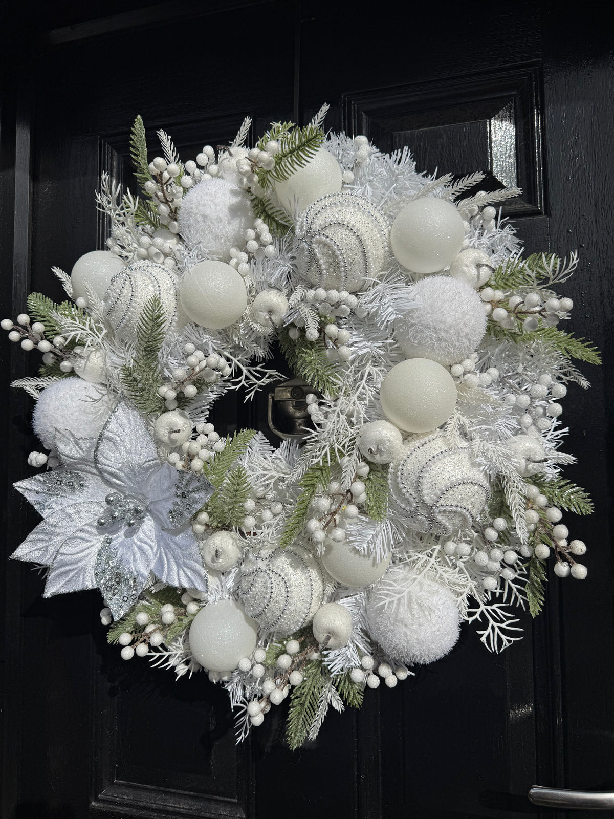 60cm WHITE WINTER WONDERLAND GLITTER WREATH