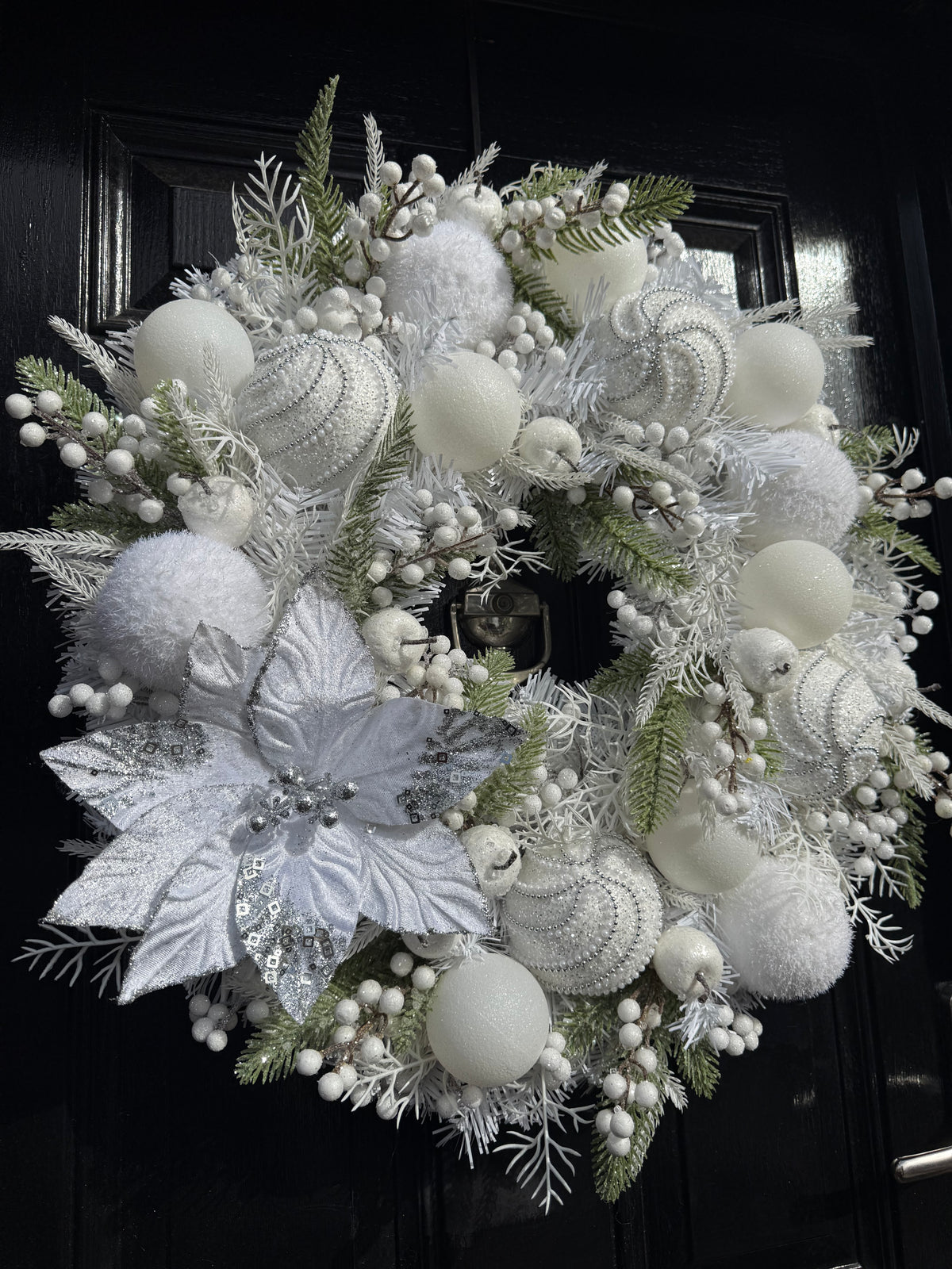 60cm WHITE WINTER WONDERLAND GLITTER WREATH