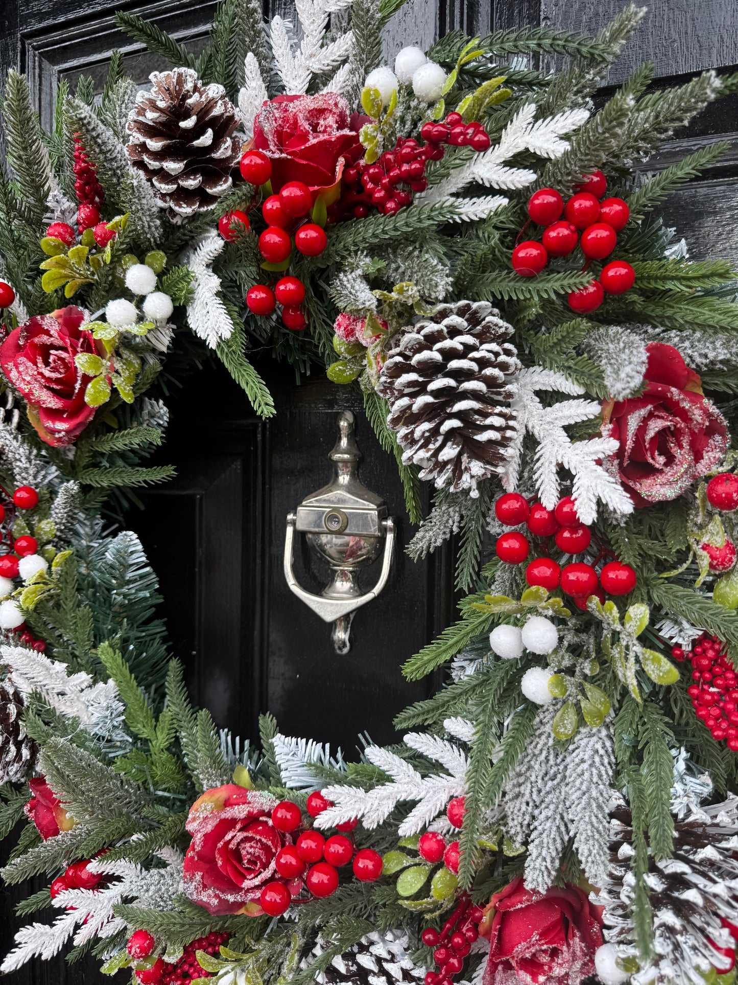 60cm FROSTED ROSE FOLIAGE & BERRY WREATH
