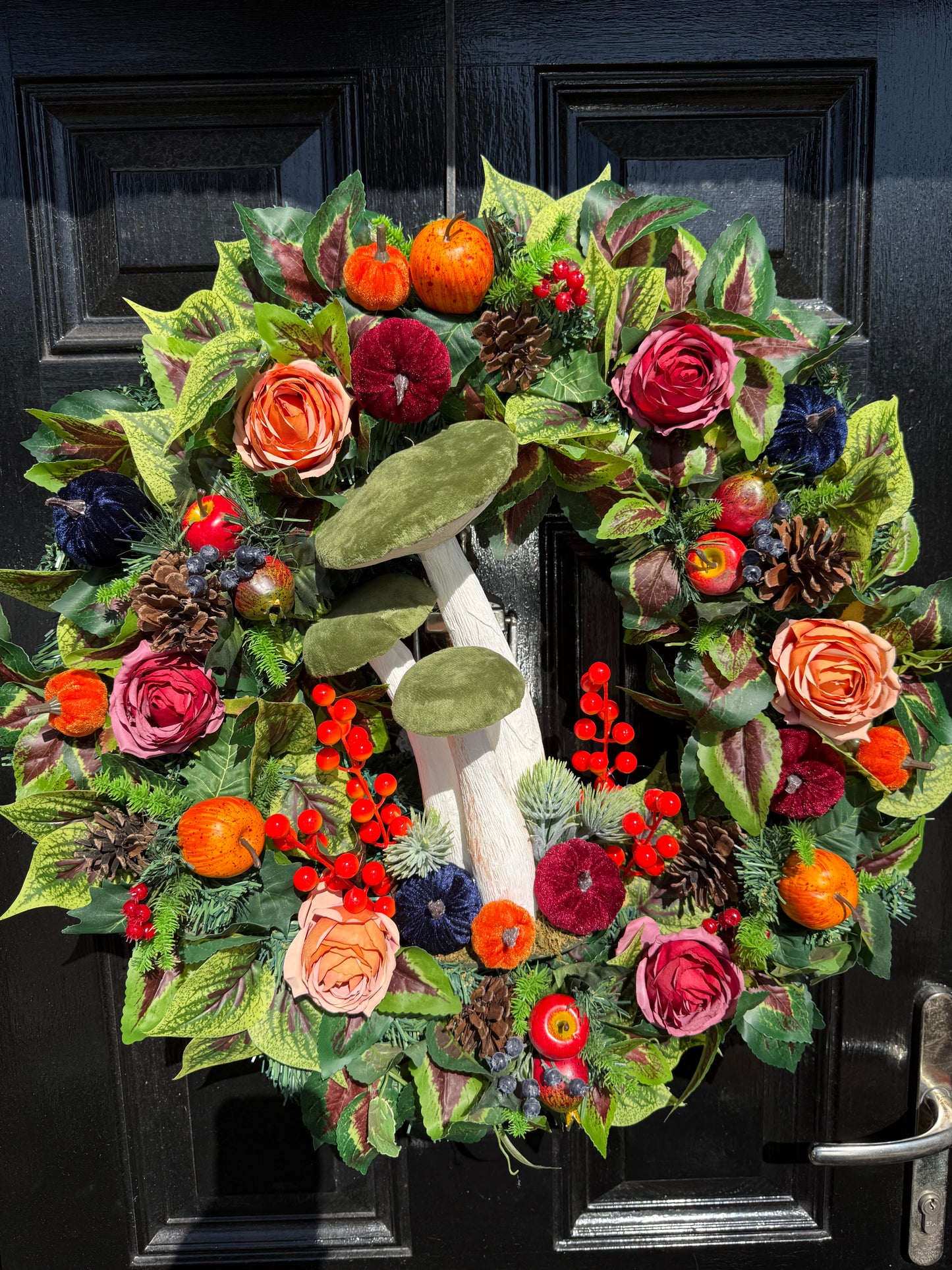 60cm DELUXE GIANT GREEN TOADSTOOL  WOODLAND MIXED FOLIAGE AUTUMN WREATH