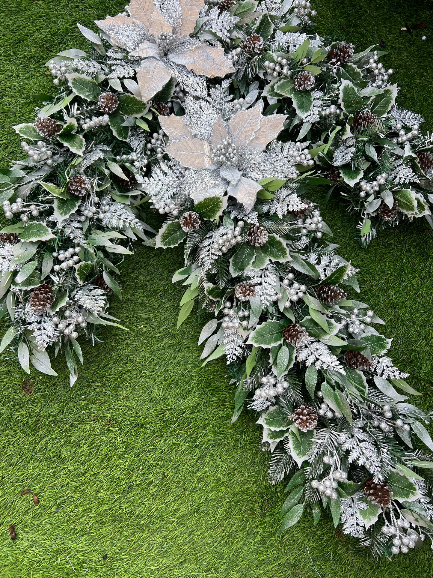 ***DESPATCH END 1st week of December *** MATCHING DOOR SWAG AND 1.25metre GARLAND