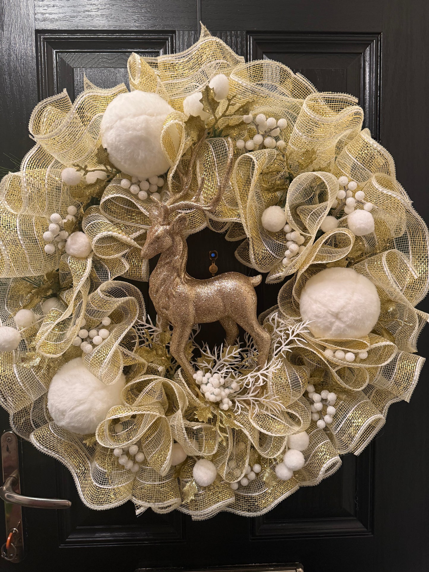 65cm GOLD GLITTER STAG SNOWBALL DELUXE WREATH - IMMEDIATE DESPATCH