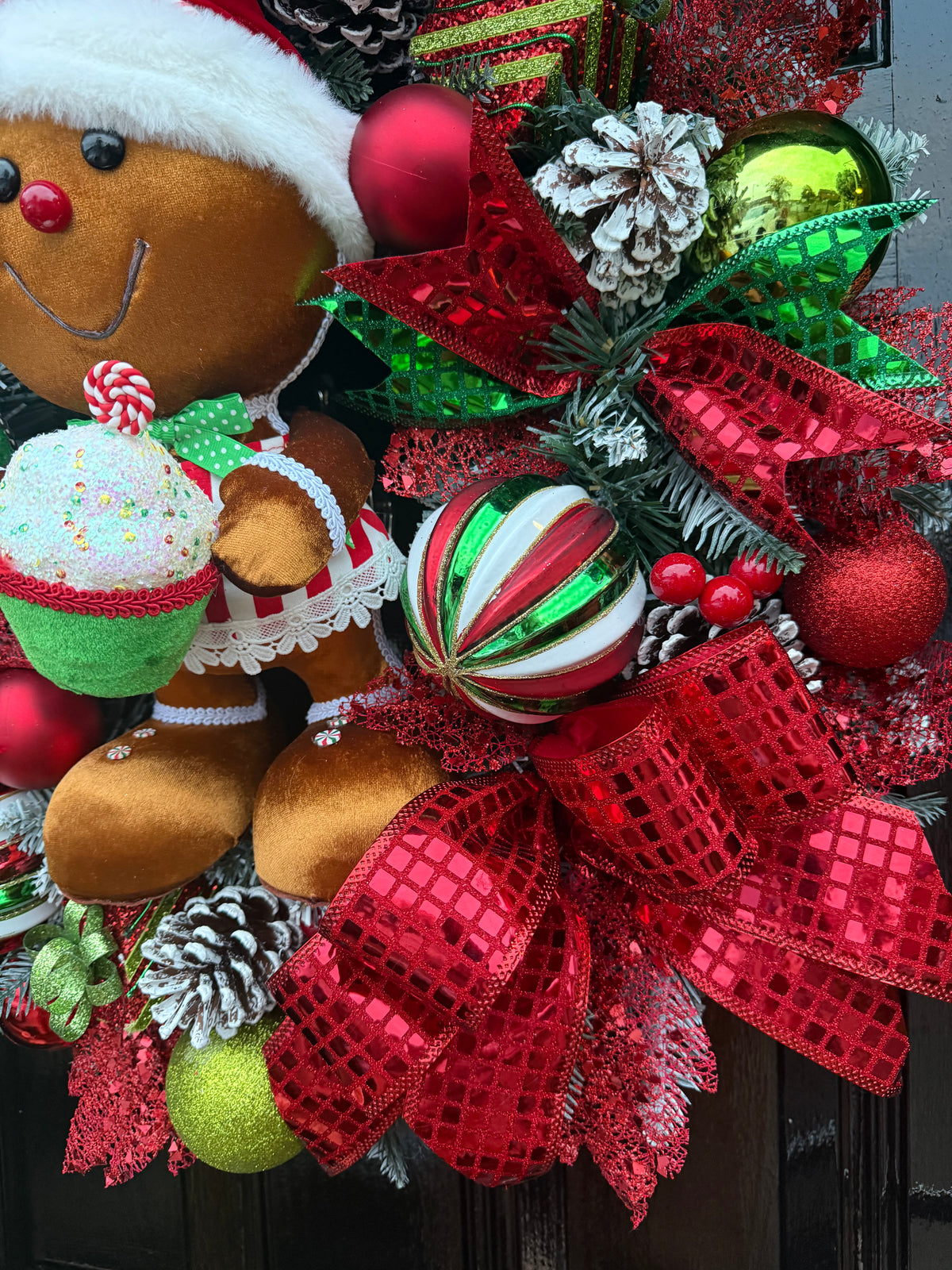 65cm DELUXE GINGEBREAD CANDYLAND MIXED WREATH