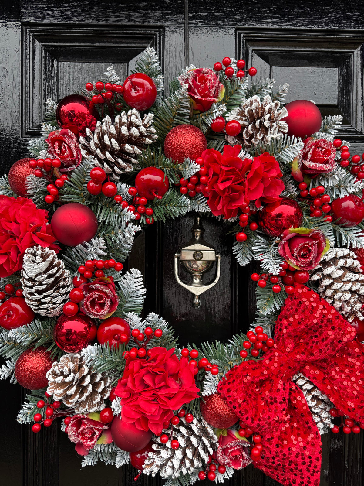 60cm DELUXE TRADITIONAL RED ROSE BAUBLE SEQUIN BOW MIXED WREATH - IMMEDIATE DESPATCH
