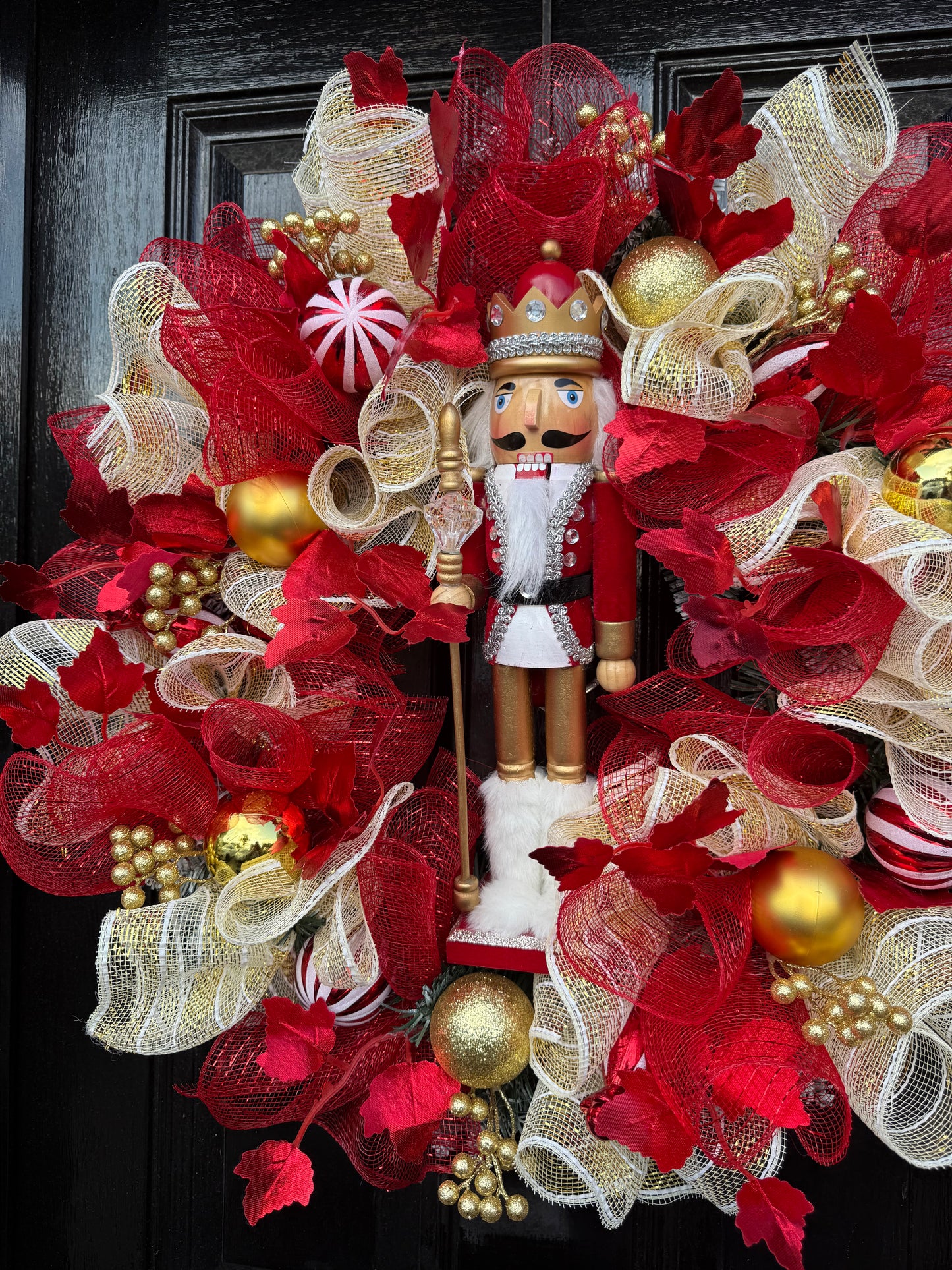65cm FROSTED NUTCRACKER RED GOLD MIXED WREATH - IMMEDIATE DESPATCH