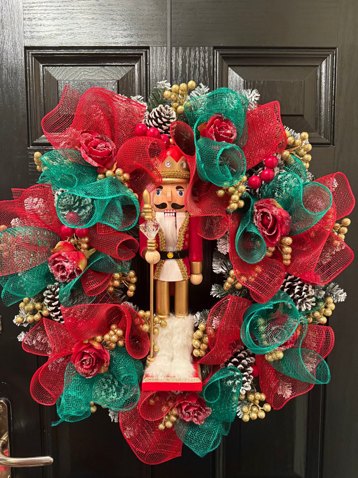 60cm FROSTED NUTCRACKER RED/GREEN MIXED WREATH - IMMEDIATE DESPATCH