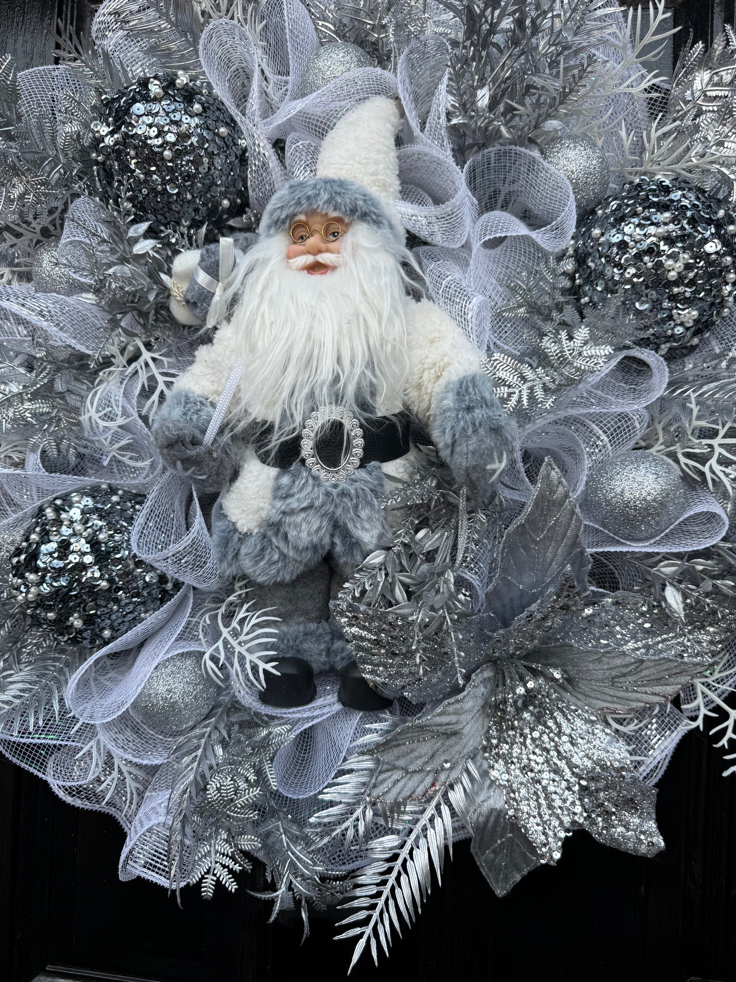 65cm DELUXE WINTER WONDERLAND WHITE SILVER SANTA WREATH - IMMEDIATE DISPATCH