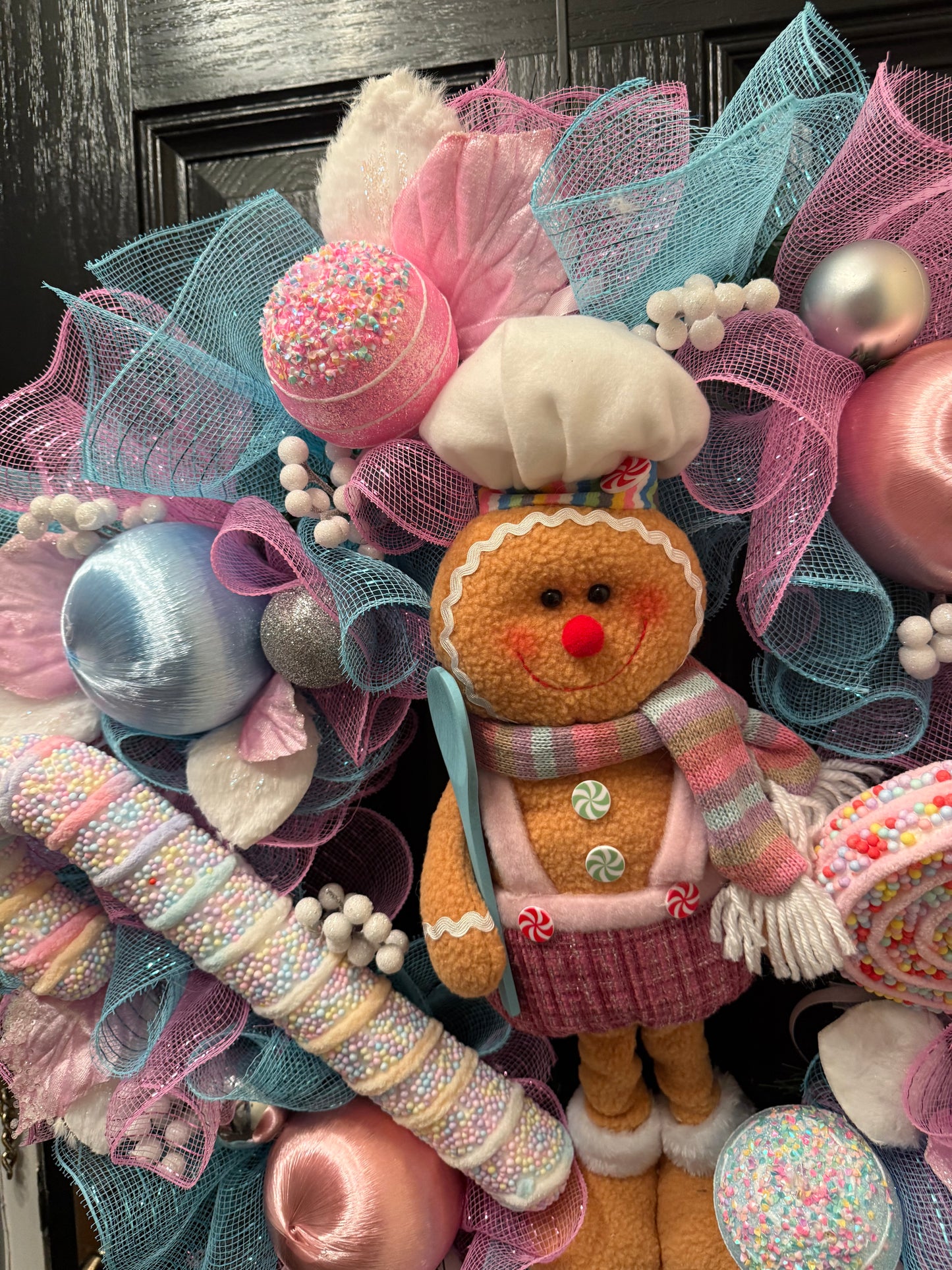 65cm SUPER DELUXE PASTEL GINGERBREAD WREATH - IMMEDIATE DESPATCH