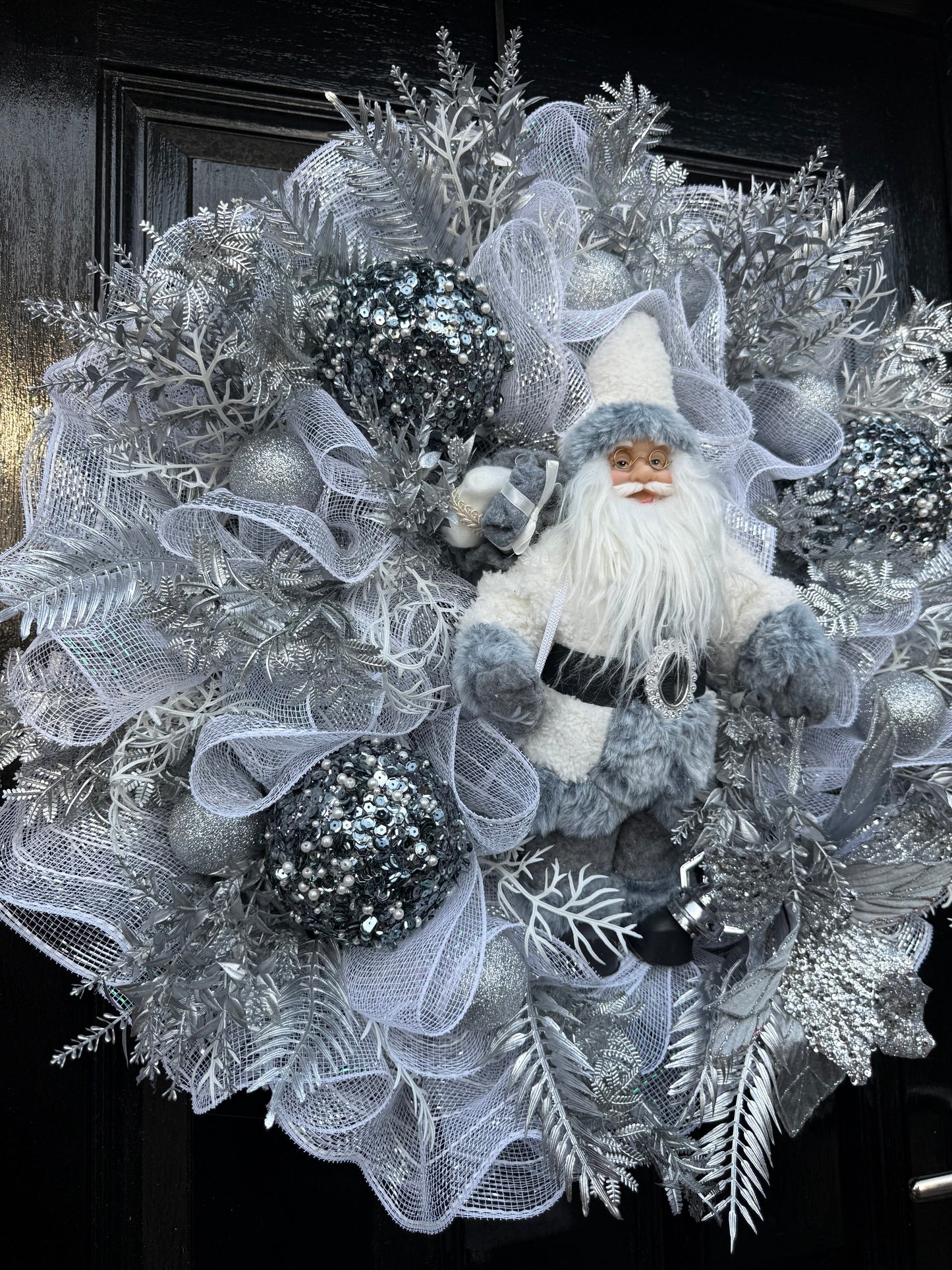 65cm DELUXE WINTER WONDERLAND WHITE SILVER SANTA WREATH - IMMEDIATE DISPATCH