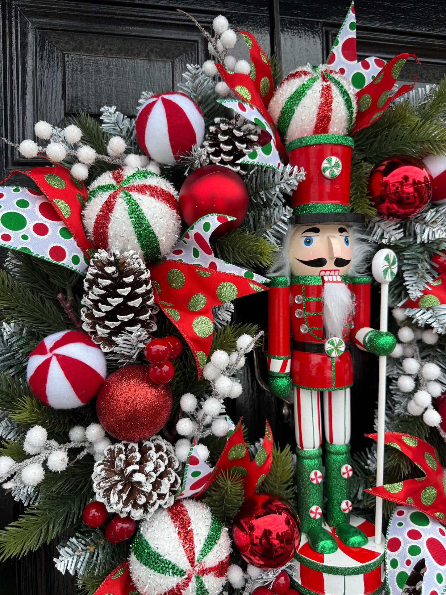 65cm FROSTED NUTCRACKER CANDY CANE MIXED WREATH - IMMEDIATE DESPATCH