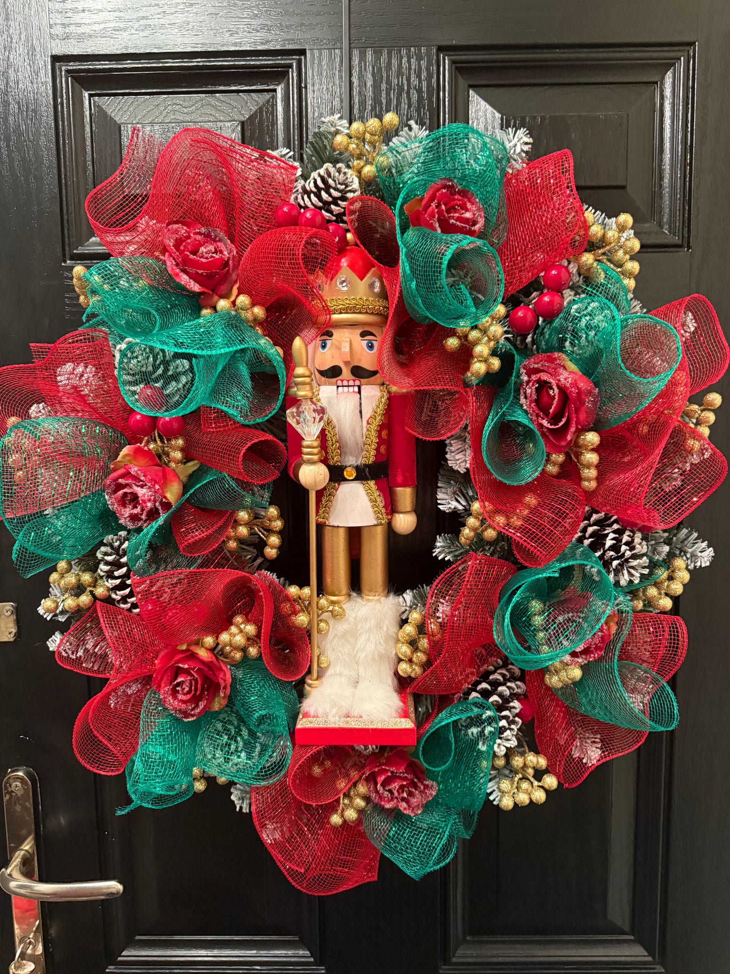 60cm FROSTED NUTCRACKER RED/GREEN MIXED WREATH - IMMEDIATE DESPATCH