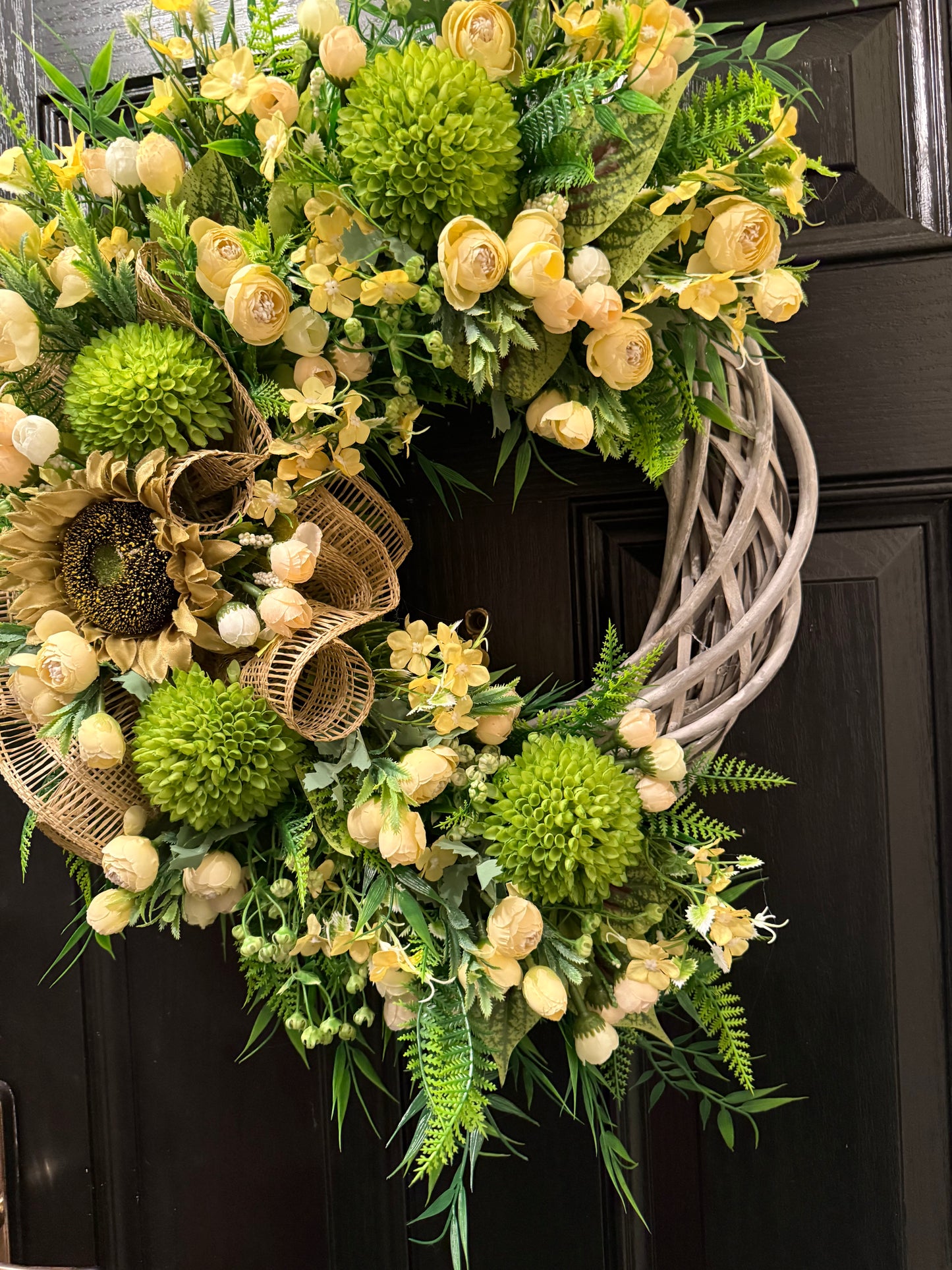 NEUTRAL FOLIAGE GREEN / LEMON ALL SEASON WICKER WREATH