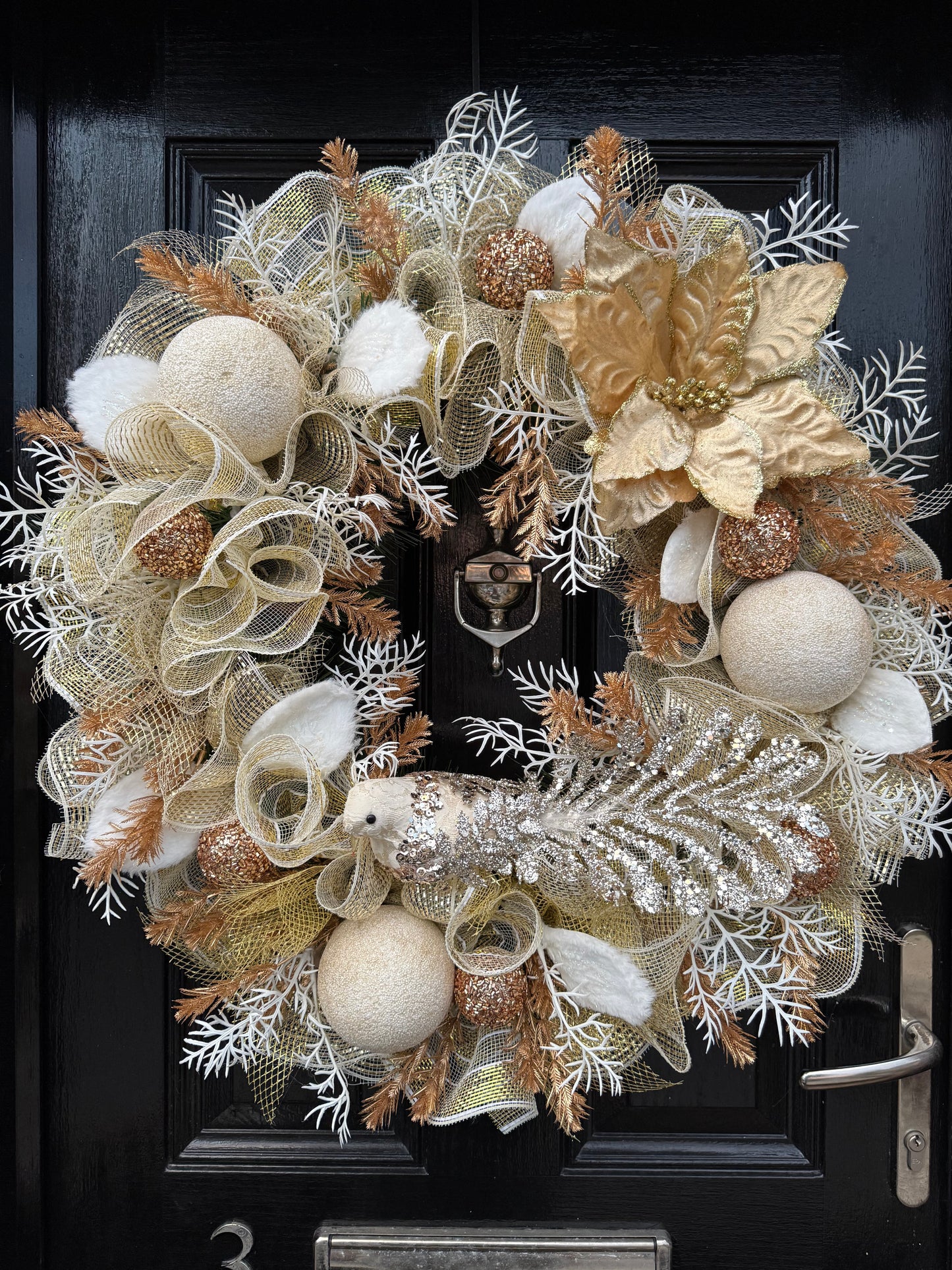 65cm DELUXE TURTLE DOVE GOLD/ IVORY GLITTER WREATH - DESPATCH EARLY OCTOBER