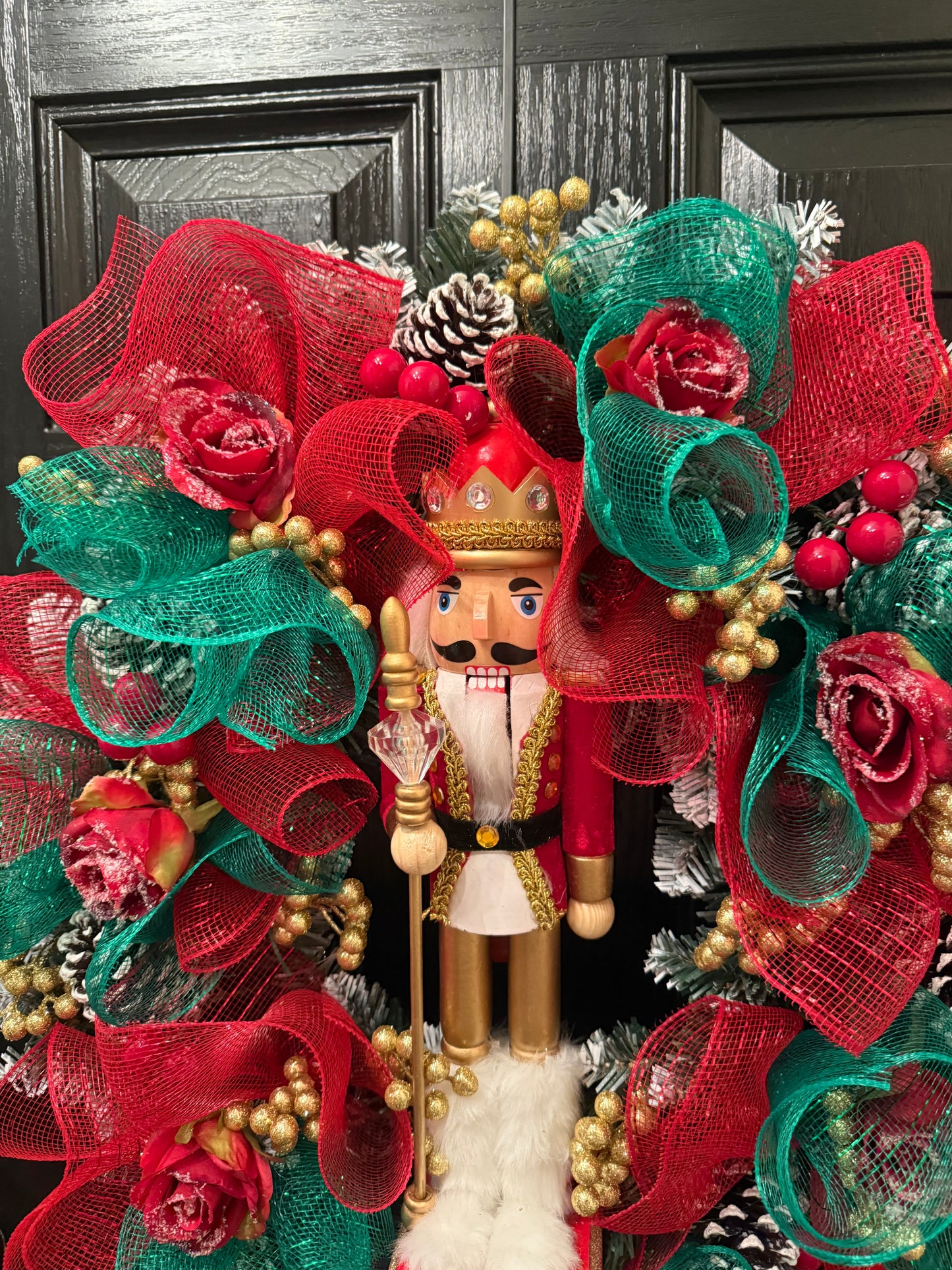 60cm FROSTED NUTCRACKER RED/GREEN MIXED WREATH - IMMEDIATE DESPATCH