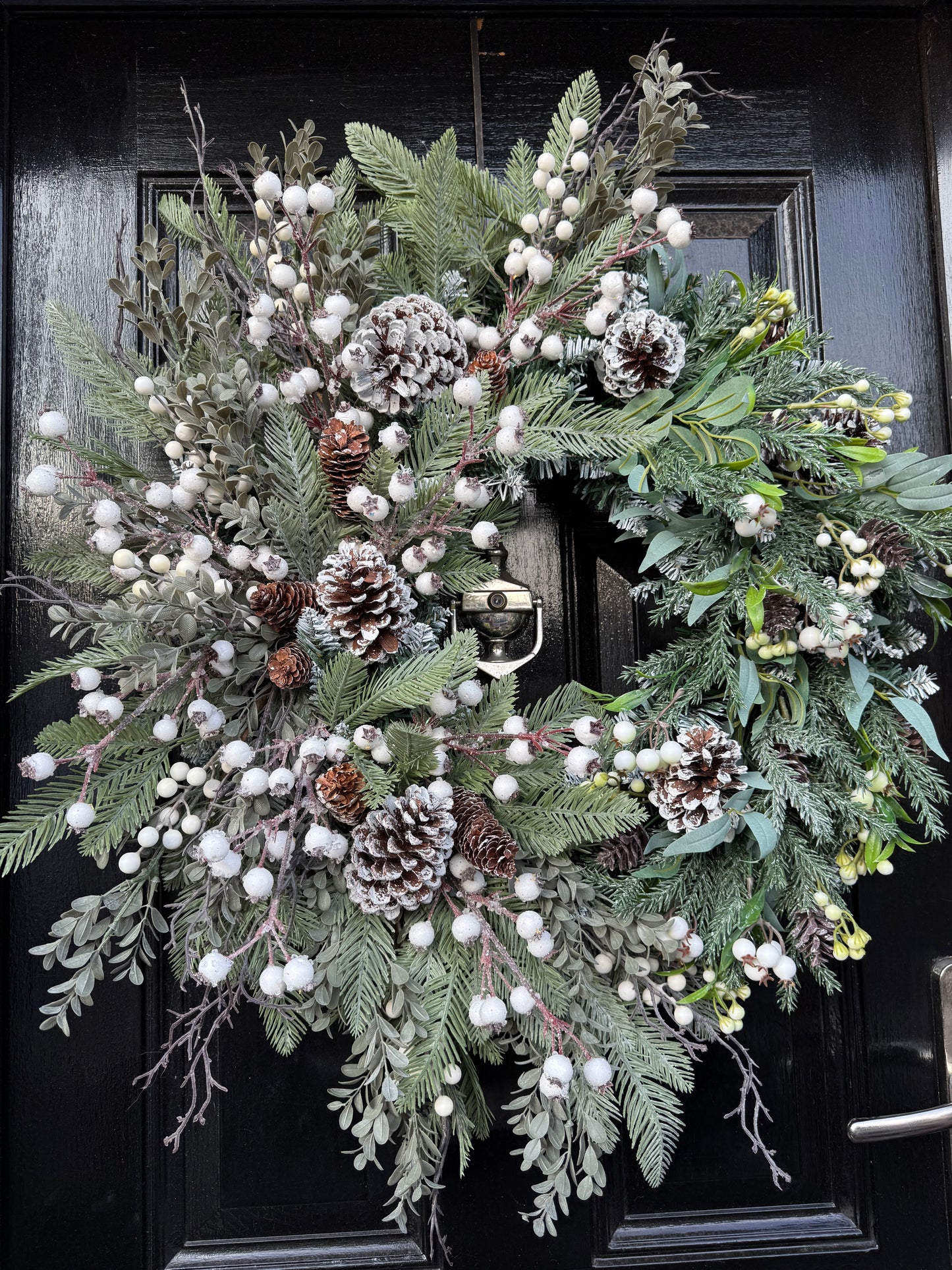70cm LARGE DELUXE FOLIAGE WOODLAND BERRY WREATH (approx 85cm long)