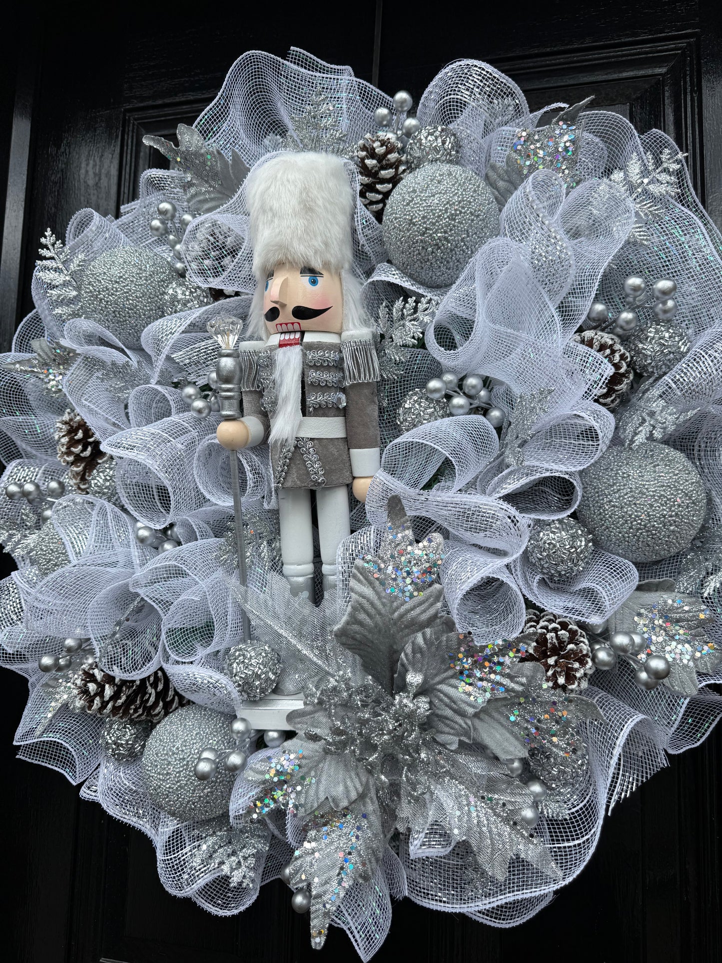 65cm SUPER DELUXE SILVER /WHITE SPARKLE NUTCRACKER BAUBLE FULL WREATH