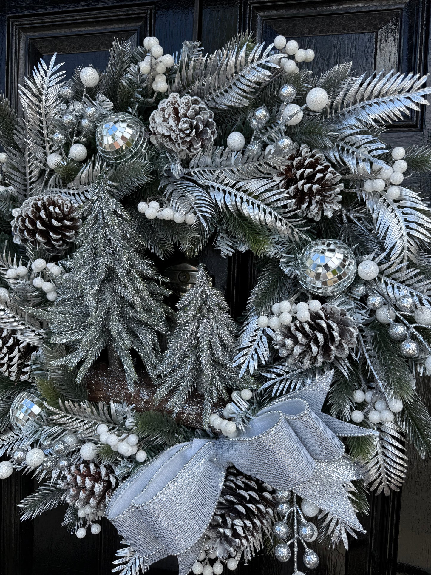 65cm DELUXE WINTER WONDERLAND FROSTED SILVER TREE MIRROR BALL WREATH - IMMEDIATE DESPATCH