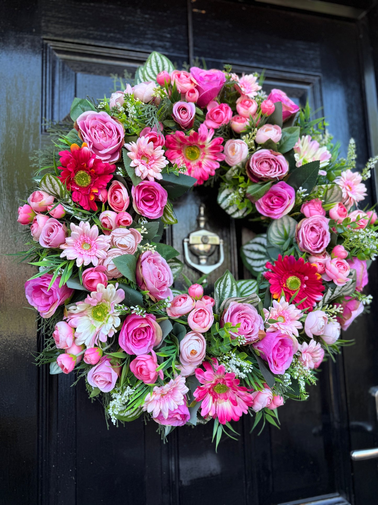 60cm DELUXE THICK FOLIAGE AND MIXED PINK ROSE/GERBERA WREATH