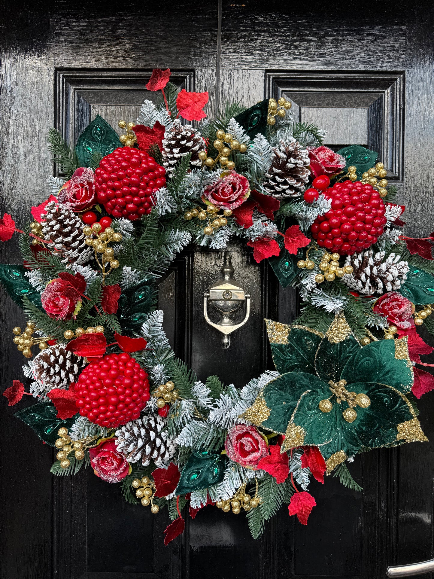 60cm TRADITIONAL RED GOLD GREEN MIXED POINSETTIA WREATH - IMMEDIATE DESPATCH
