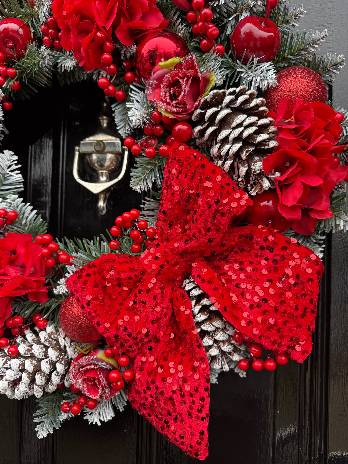 60cm DELUXE TRADITIONAL RED ROSE BAUBLE SEQUIN BOW MIXED WREATH - IMMEDIATE DESPATCH