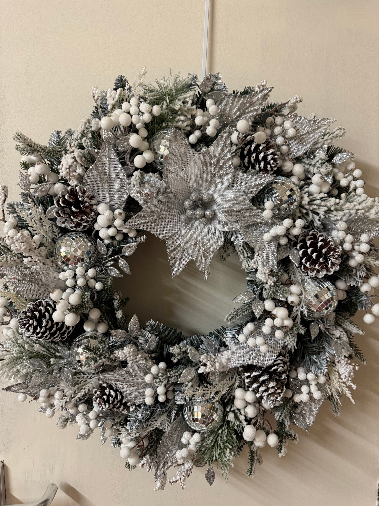 65cm DELUXE WINTER WONDERLAND POINSETTIA MIRROR BALL WREATH - IMMEDIATE DESPATCH