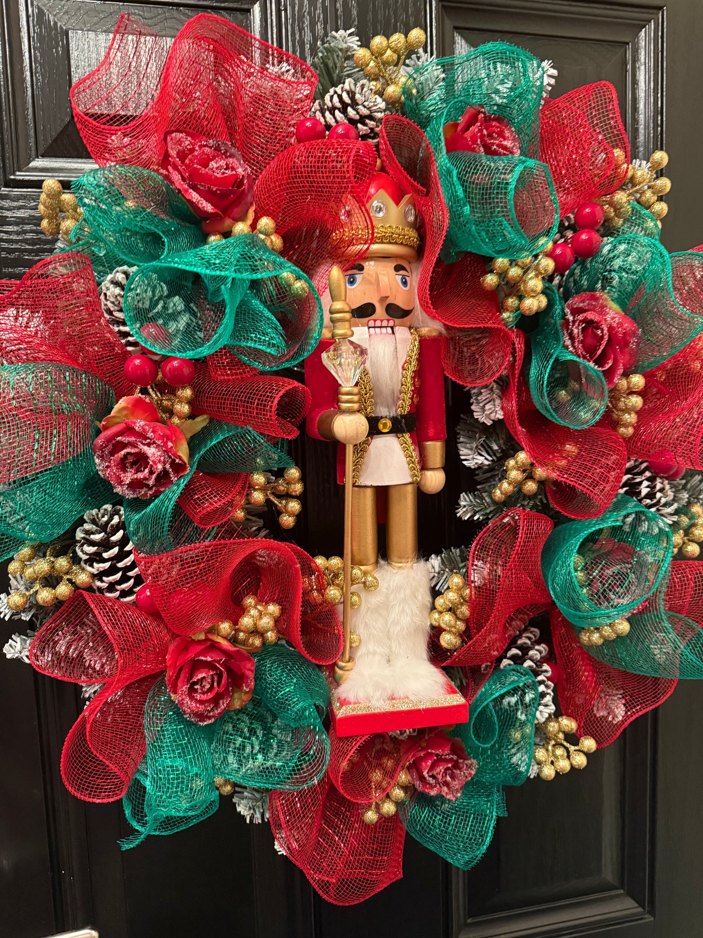 60cm FROSTED NUTCRACKER RED/GREEN MIXED WREATH - IMMEDIATE DESPATCH