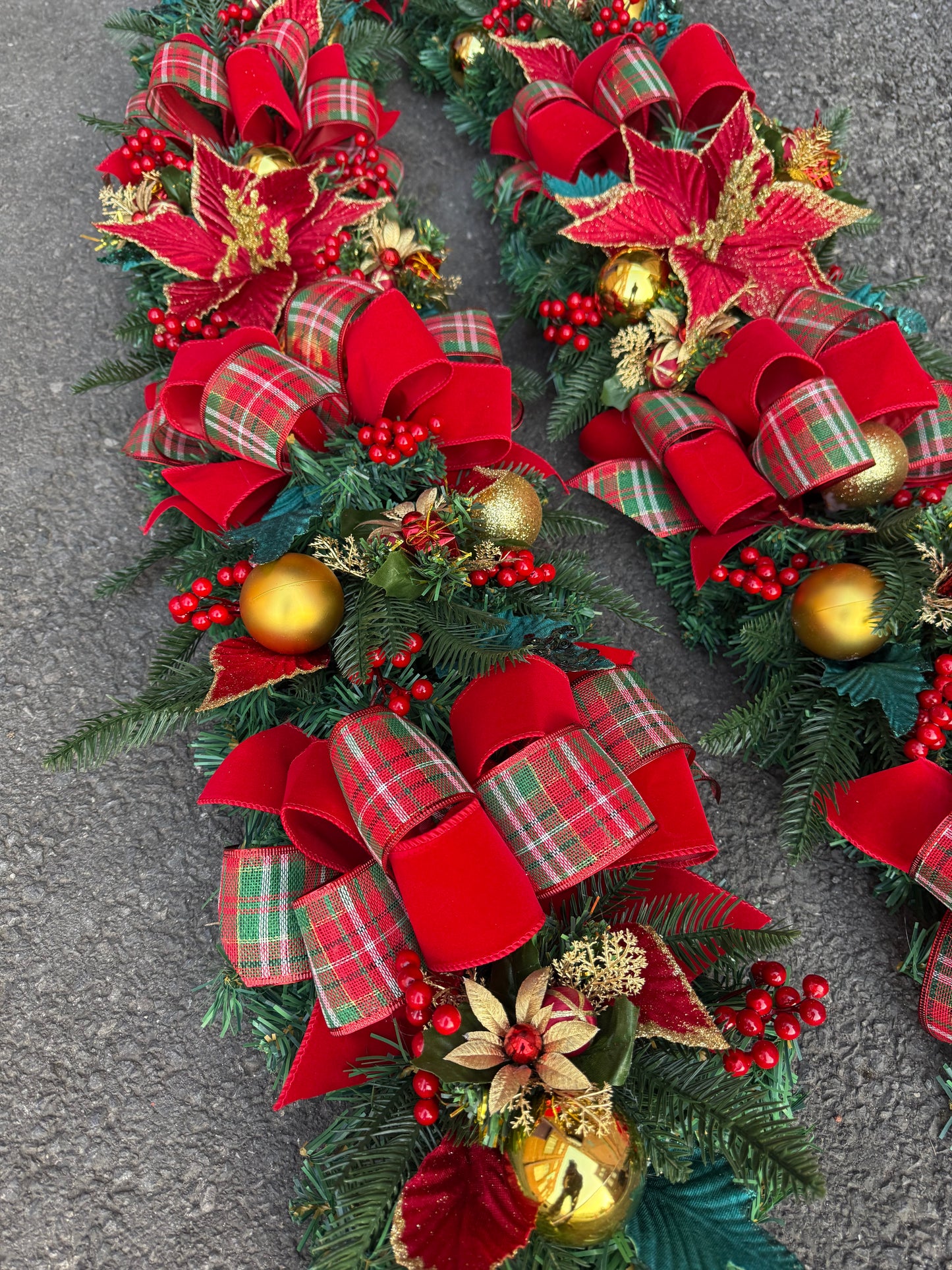 DELUXE TRADITIONAL RED GREEN GOLD 1.35metre GARLAND - PRE ORDER DESPATCH EARLY TO MID OCTOBER