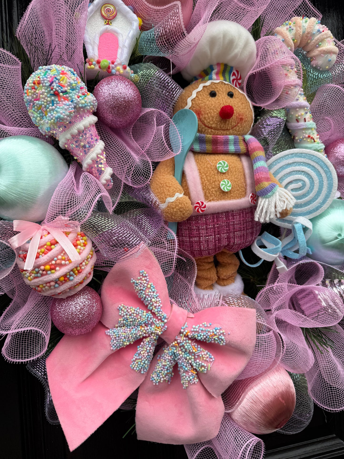 65cm SUPER DELUXE PASTEL GINGERBREAD WREATH