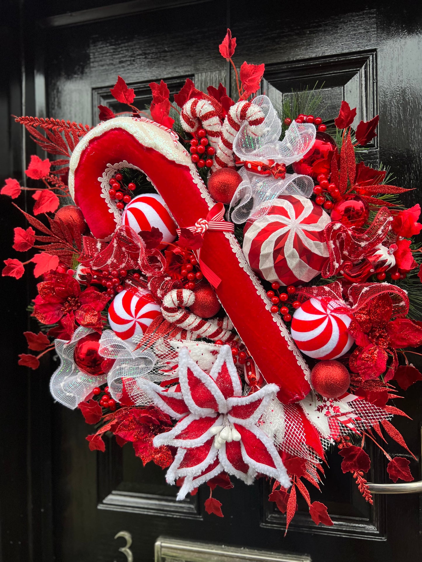 70cm CANDY CANE  DELUXE WREATH - **DESPATCH END 1st week DECEMBER**