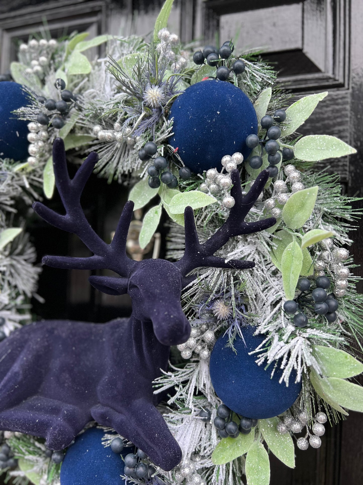 60cm FROSTED MIDNIGHT BLUE STAG DELUXE WREATH