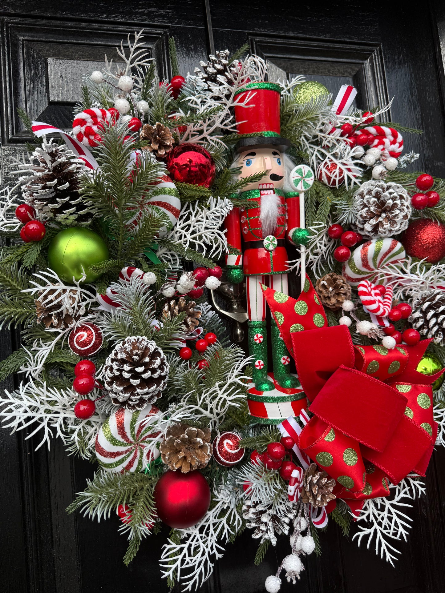 65cm FROSTED GREEN/RED NUTCRACKER CANDY CANE MIXED WREATH - IMMEDIATE DESPATCH