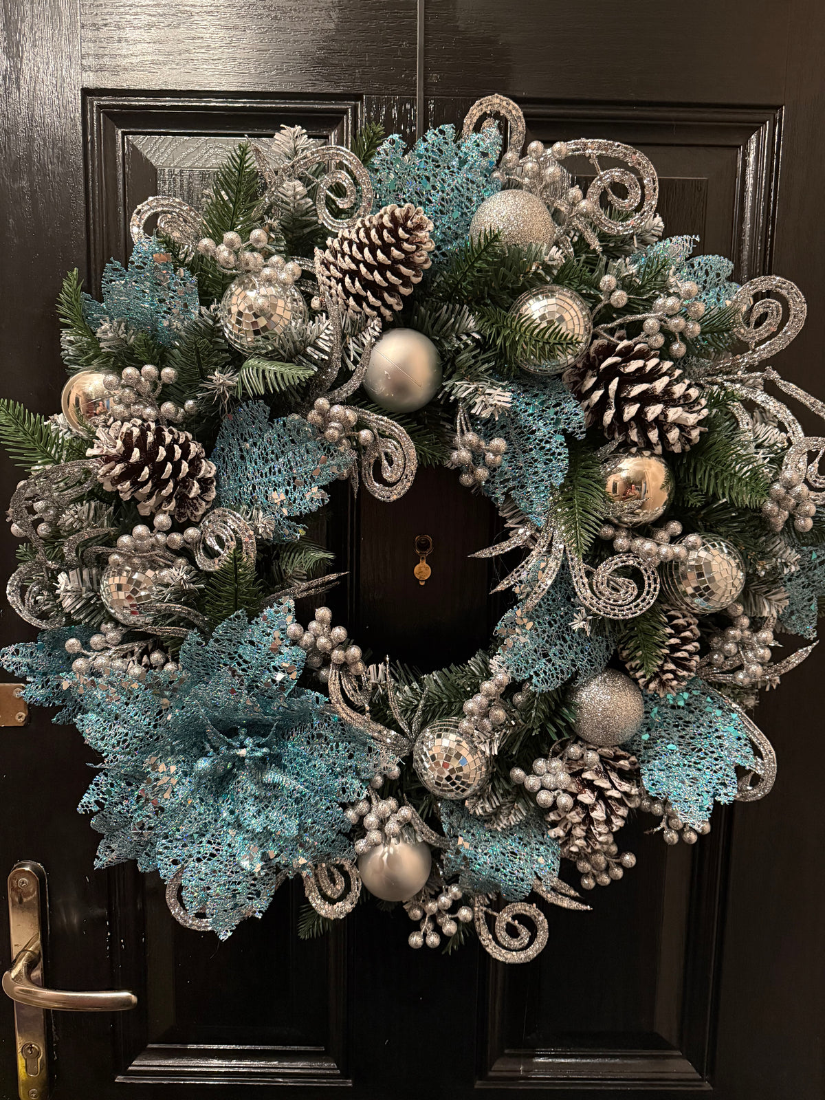 60cm FROSTED DELUCE ICE BLUE & SILVER MIRRORBALL GLITTER WREATH