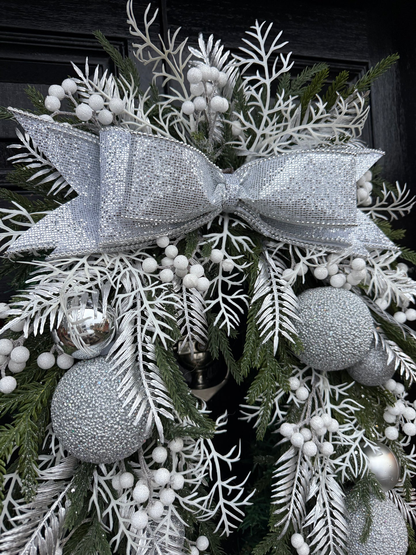 DELUXE SILVER GLITTER MIX WHITE  BERRY HORSESHOE SWAG - DESPATCH WITHIN 7 DAYS