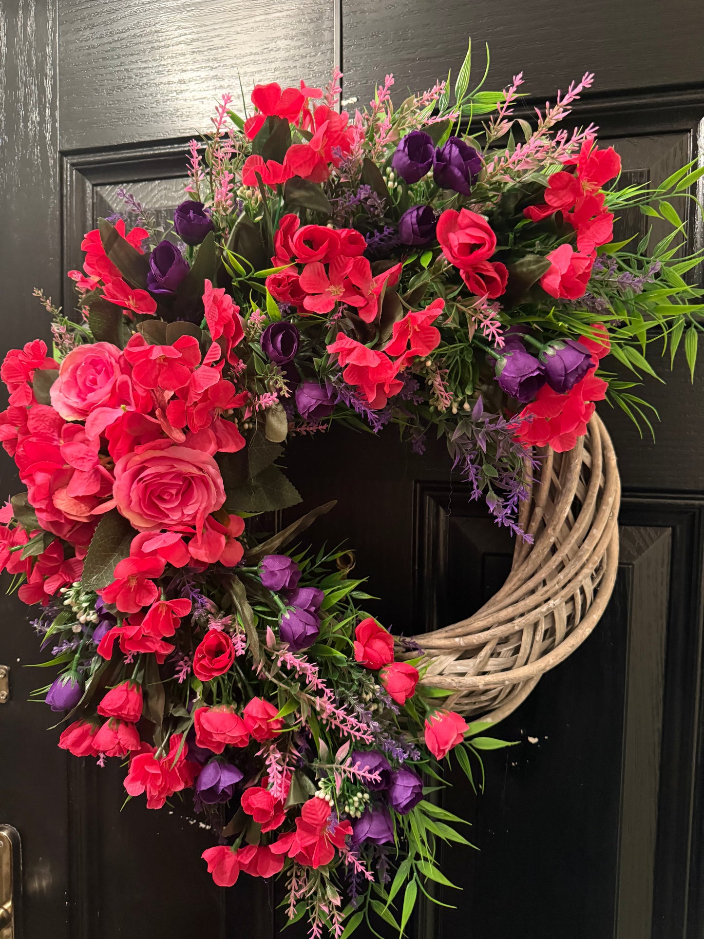 MIXED PINKS AND PURPLES FOLIAGE ALL SEASON GREY WICKER WREATH