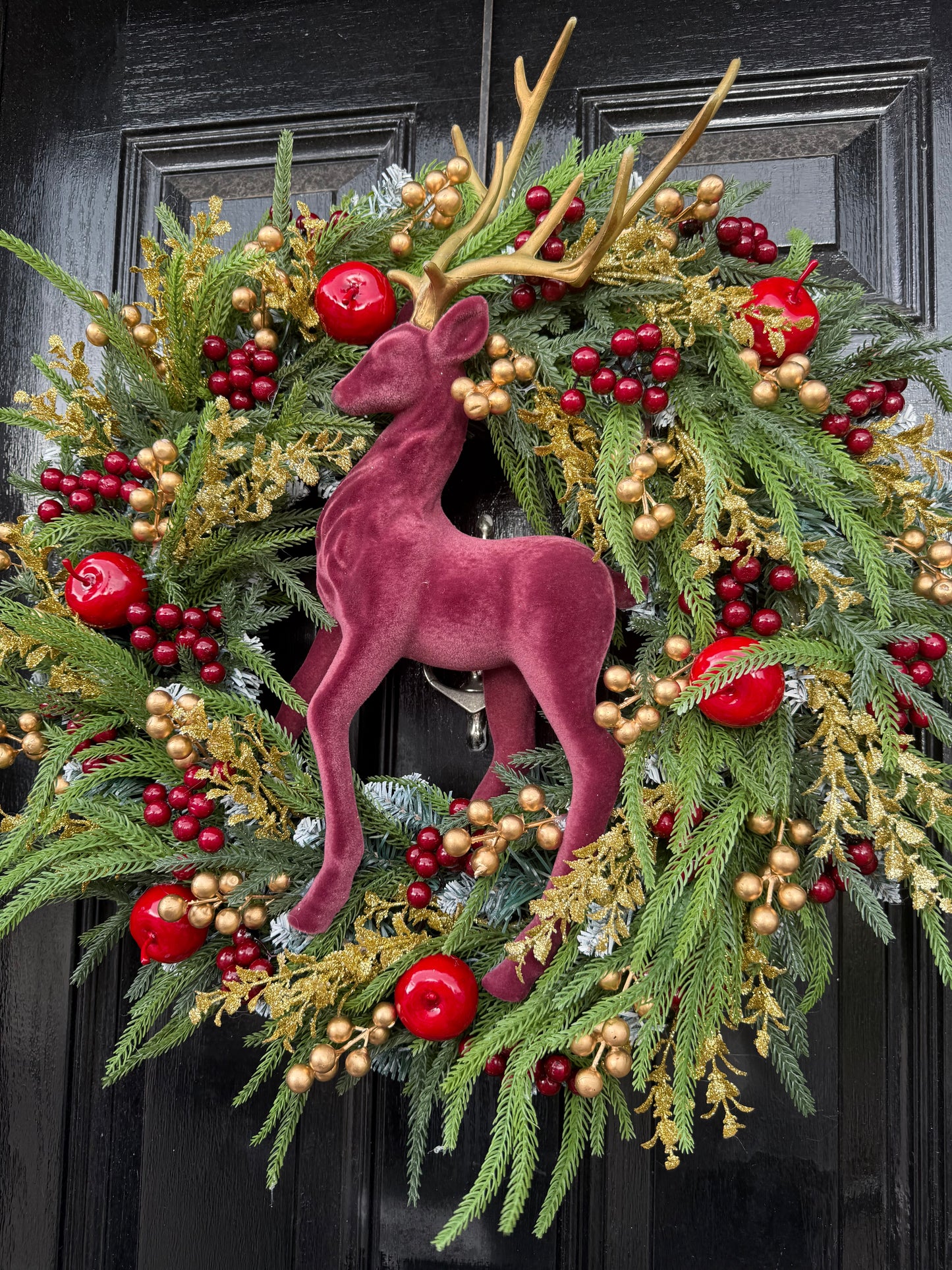 60cm DELUXE BURGUNDY/GOLD FOLIAGE STAG WREATH