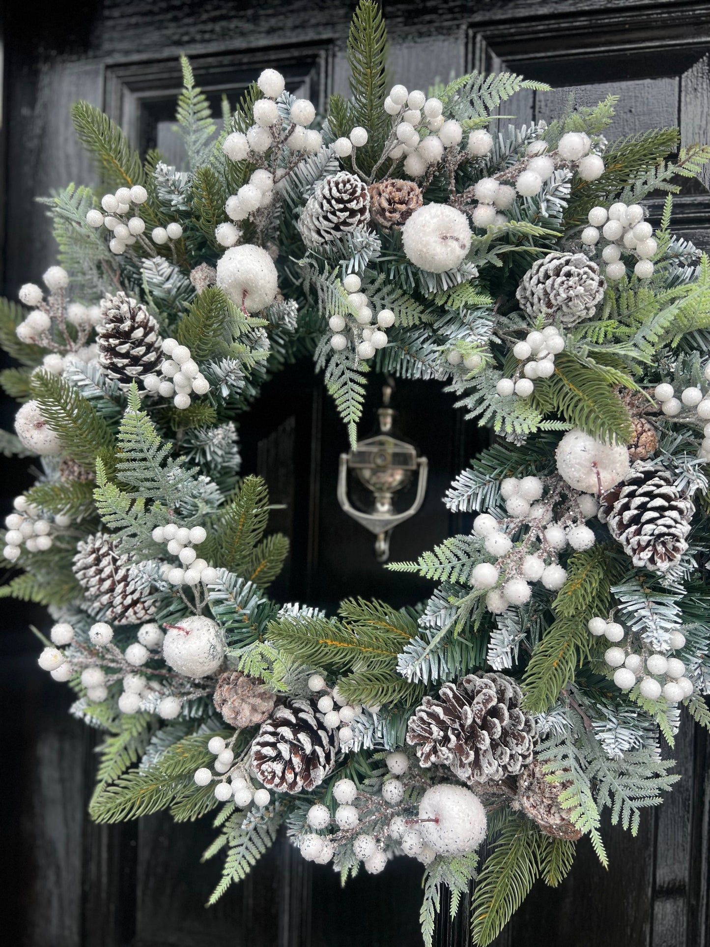 65cm DELUXE FOLIAGE WHITE BERRY/APPLE WINTER WREATH - IMMEDIATE DESPATCH