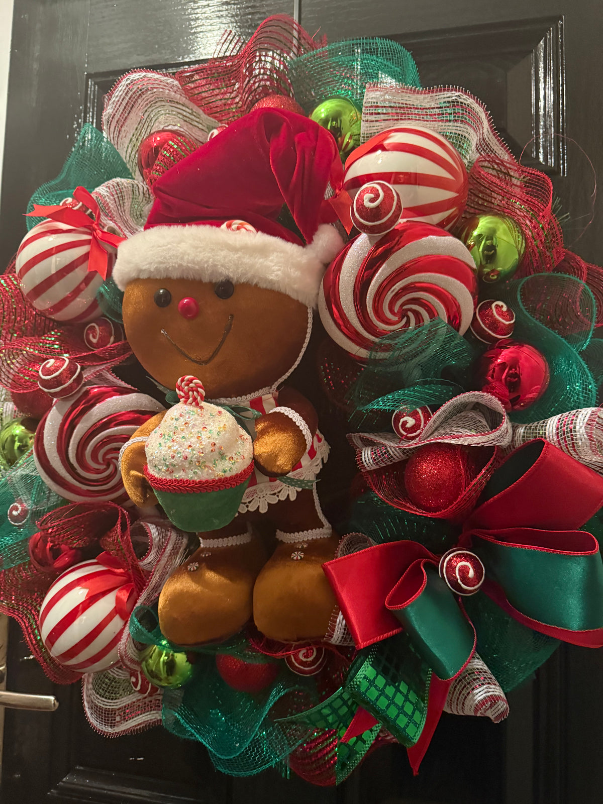 65cm DELUXE GINGEBREAD CANDYLAND MESH MIXED WREATH
